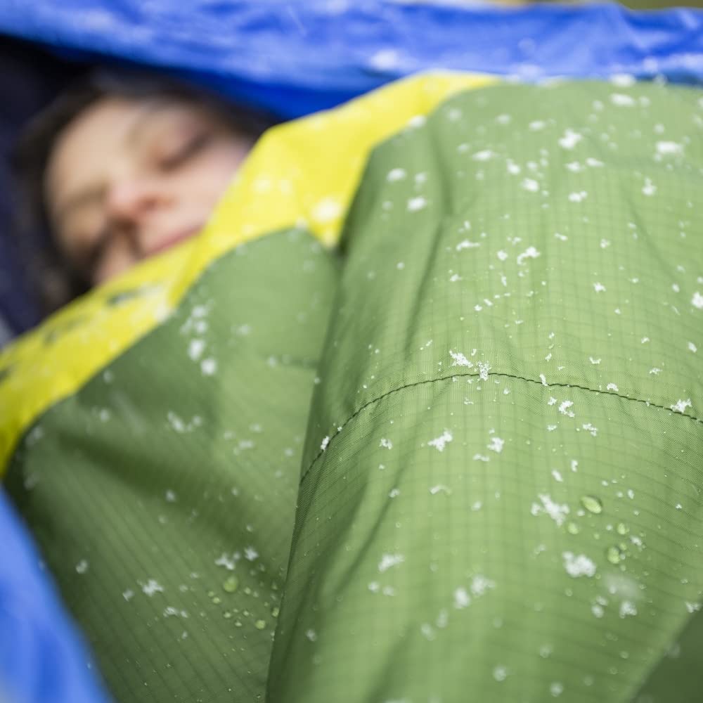 ENO Spark Camp Quilt - Lightweight & Packable Travel Blanket with Recycled Synthetic Insulation for Camping, Hiking, Backpacking | Perfect for Outdoor Adventures, Beach Picnics & Festival Use - Pacific Blue