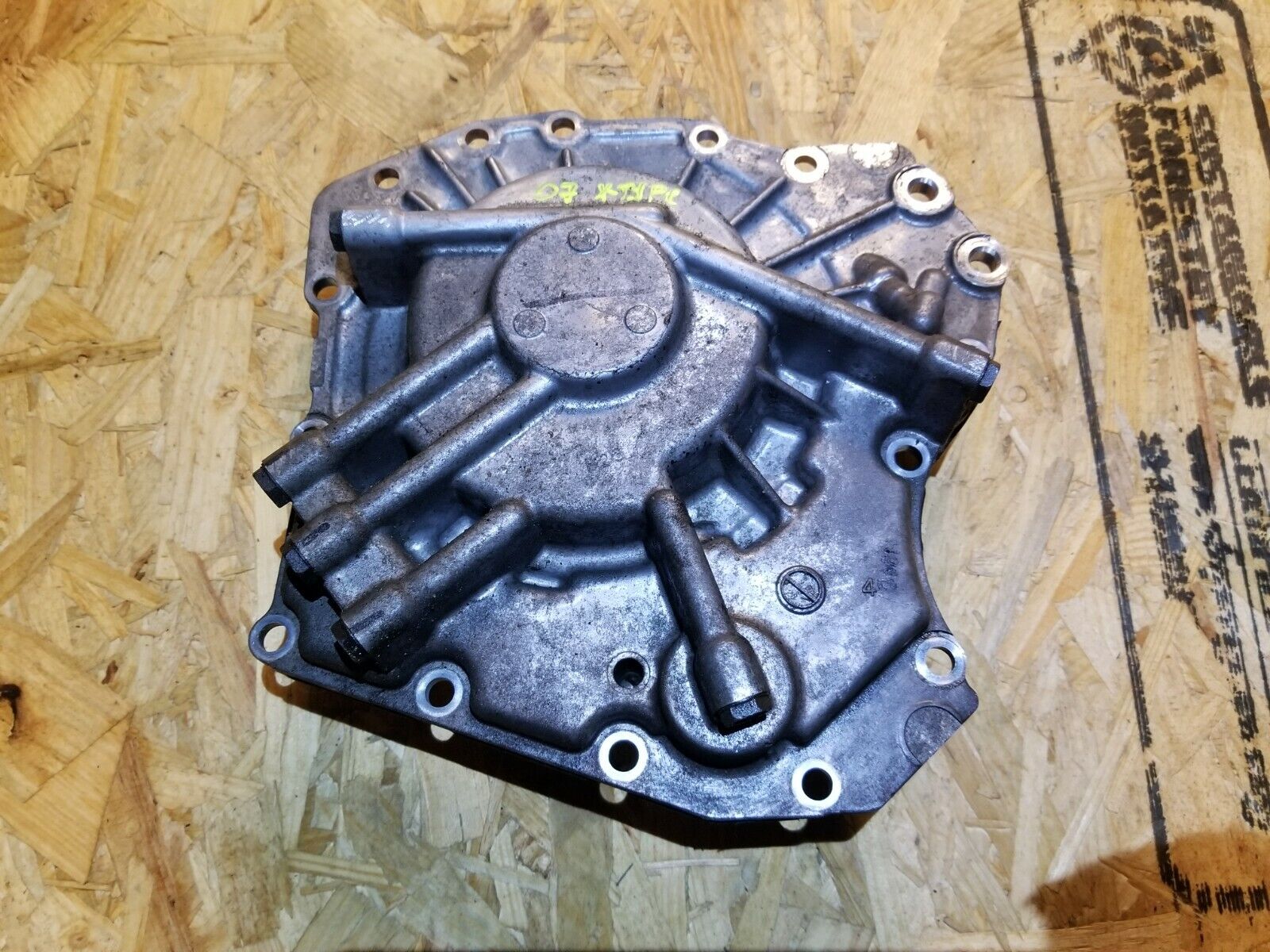 2005-2008 Jaguar X-Type 3.0L Automatic Transmission Rear Cover OEM Replacement Part - Perfect for Transmission Repair & Maintenance