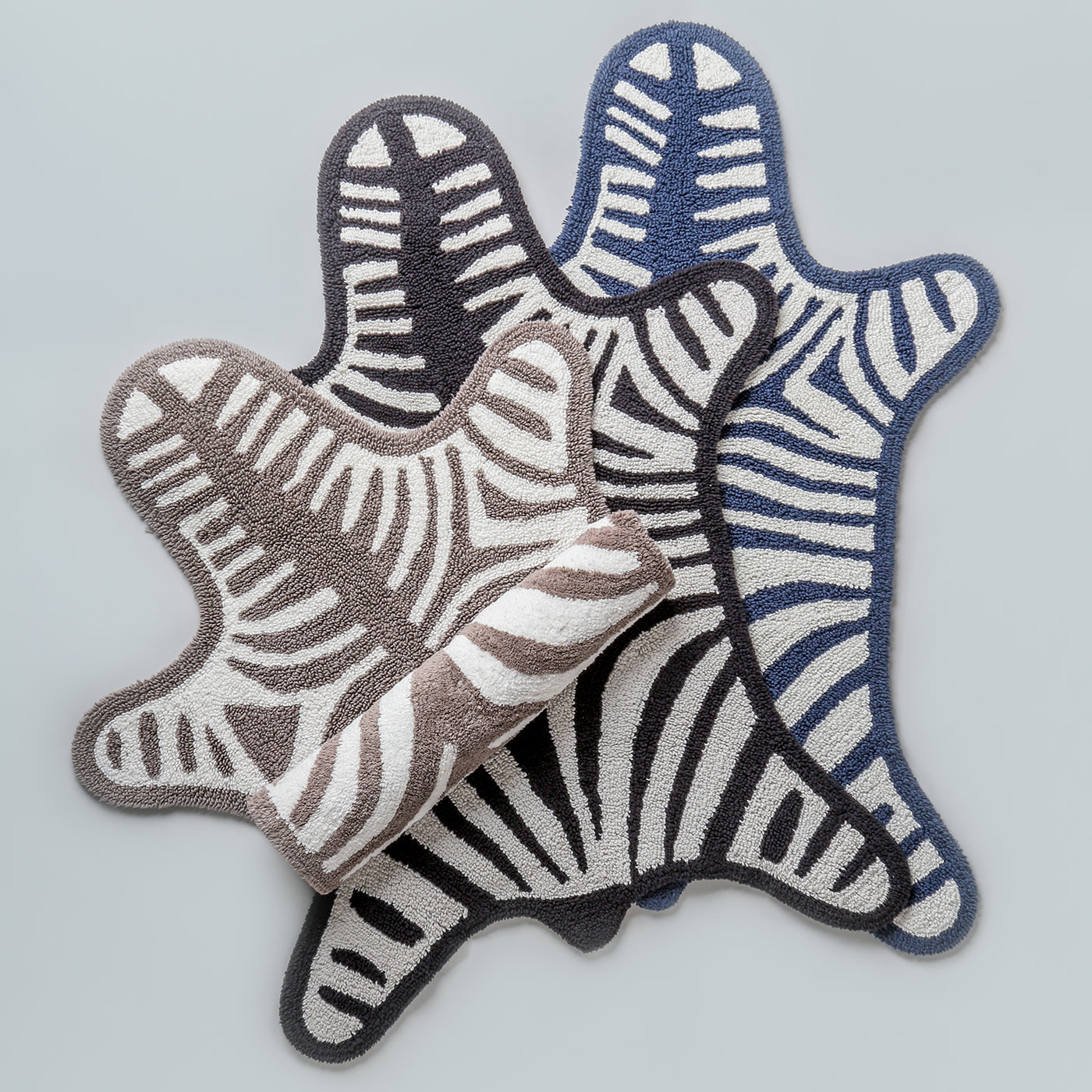 Reversible Zebra Print Bath Mat - Soft Non-Slip Bathroom Rug for Shower, Tub & Floor - Stylish Home Decor for Modern Bathrooms