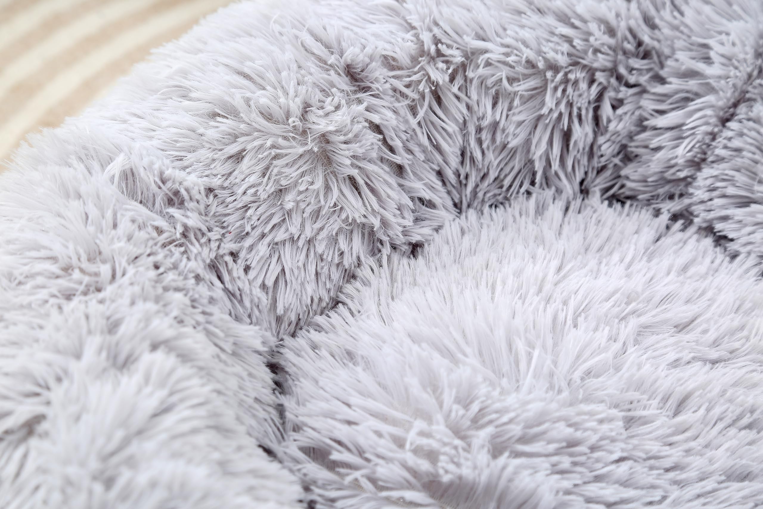 Soft Round Donut Pet Bed for Small Dogs & Cats Under 3kg - Cozy Cushion with Removable Blanket for Puppies & Kittens - Perfect for Bedroom, Living Room & Pet Travel Carrier