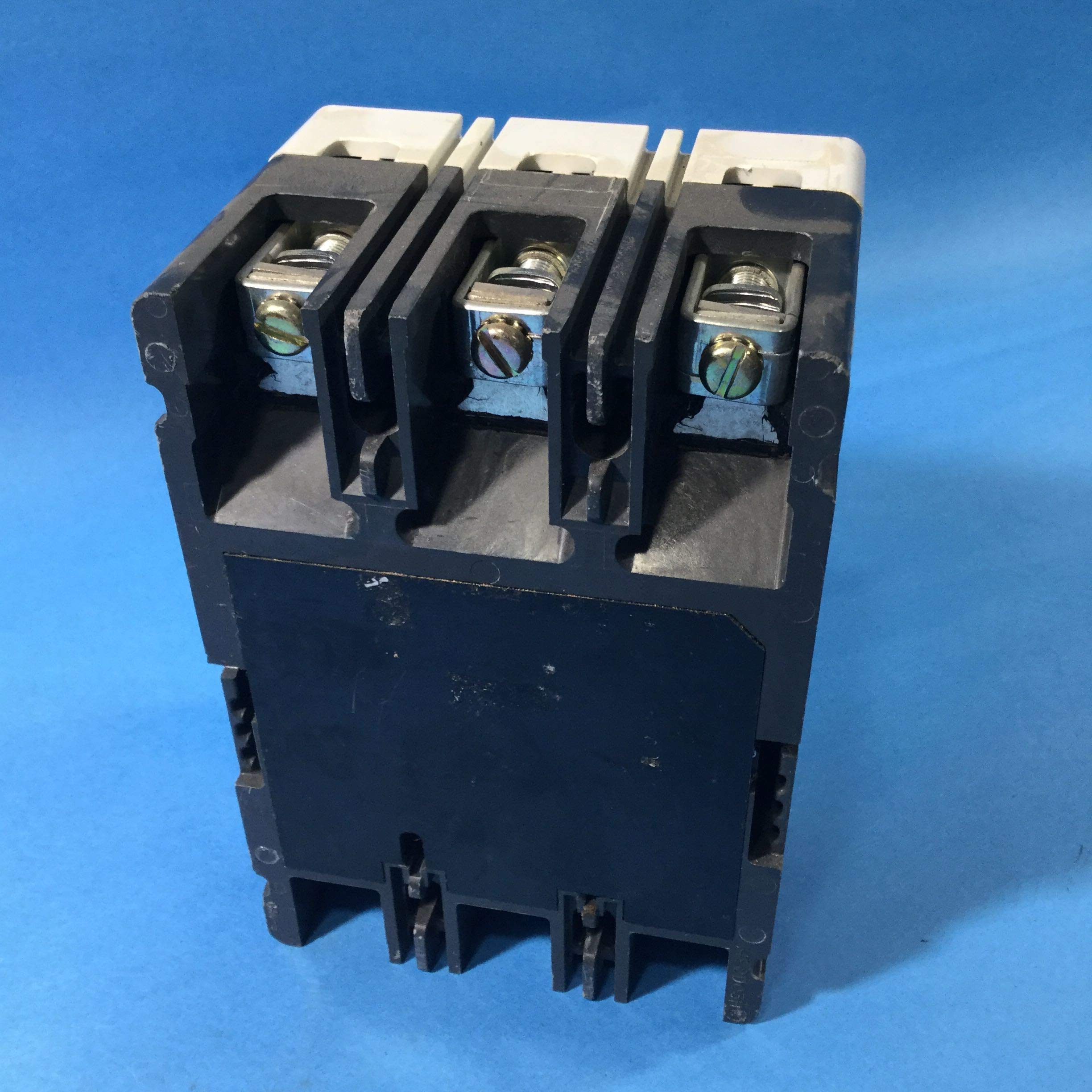 Cutler Hammer FD3040 20 Amp Circuit Breaker - Compatible with Electrical Panels for Home, Office & Industrial Use