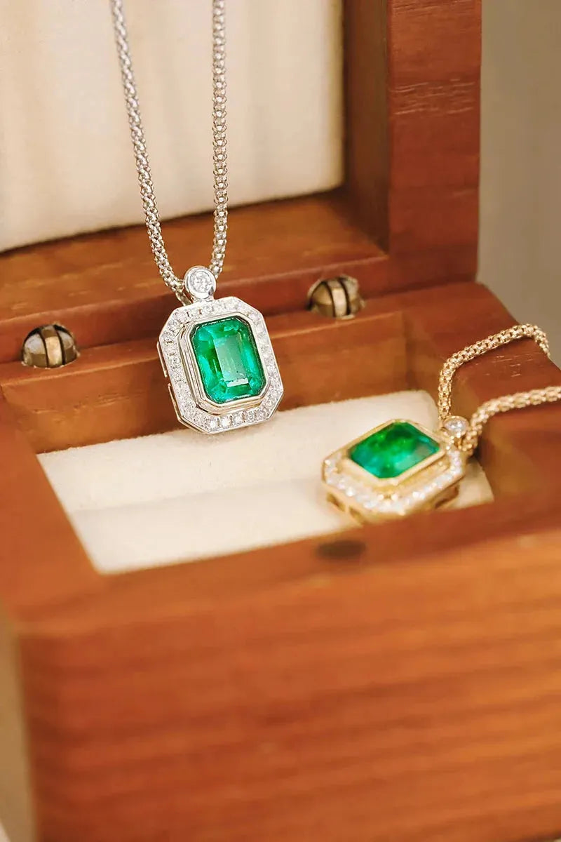 18K White or Yellow Gold Emerald and Diamond Necklace for Women - Luxury Elegant Jewelry Gift for Anniversary, Birthday & Special Occasions