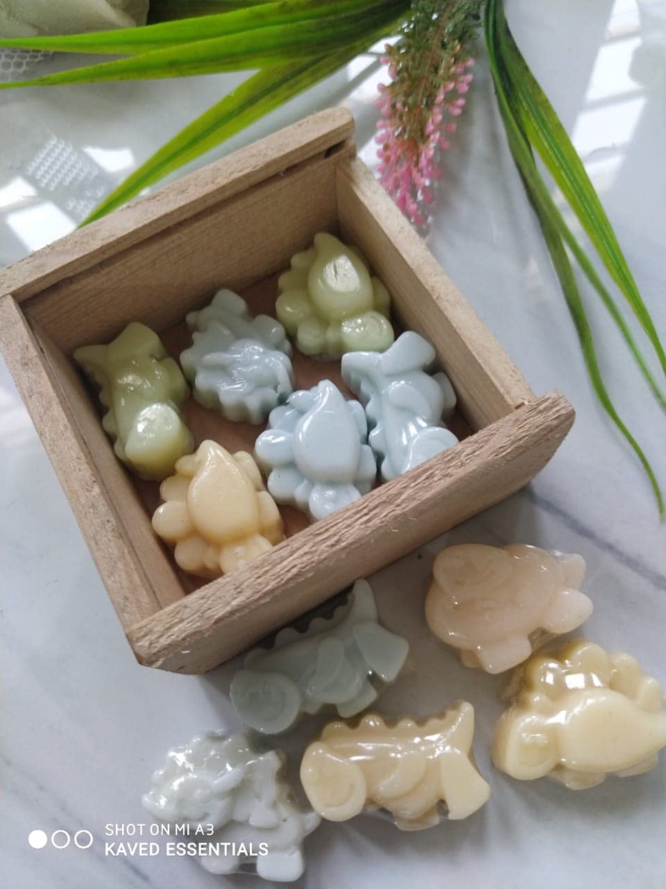 Kaved Essentials Mini Dinosaur Shaped Travel Soap Set for Kids - 10-12 Pieces (100g) in Wooden Gift Box | Perfect Birthday Present for Boys & Girls | Ideal for Travel, Camping & Daily Handwashing