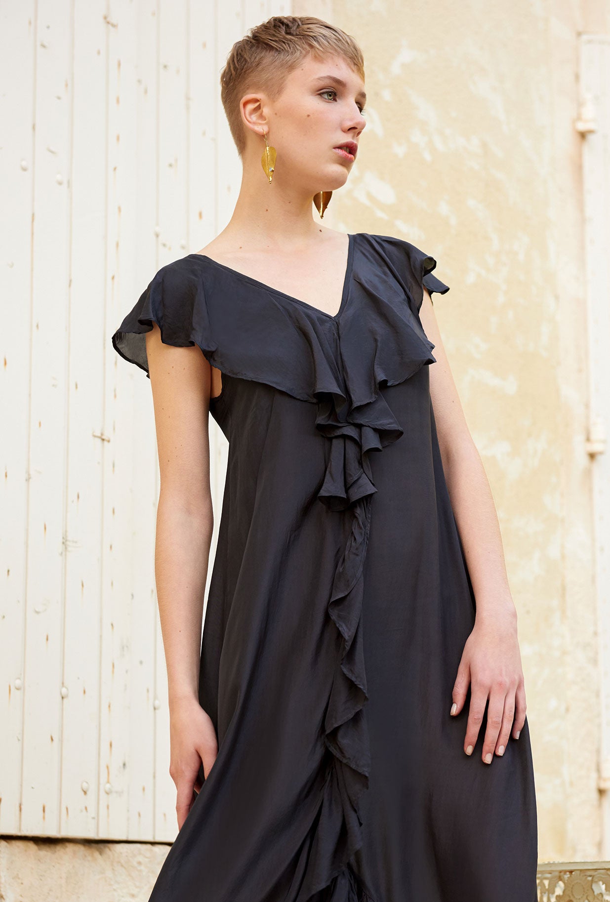 Elegant Black Cumbre Dress for Women - Perfect for Evening Parties, Weddings & Special Occasions