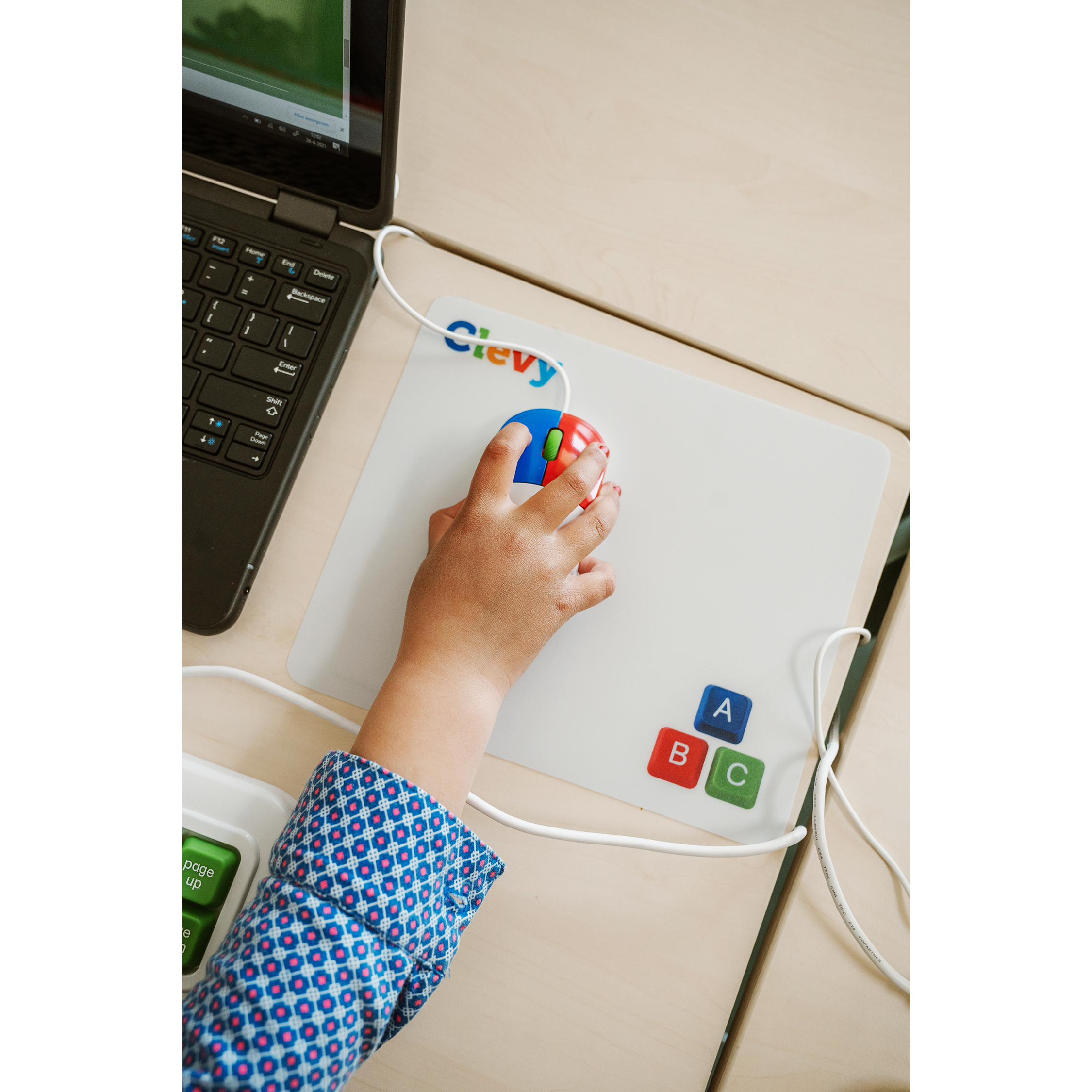 Clevy Ergonomic Kids Computer Mouse - Colorful Wireless Mouse for Children, Perfect for Online Learning & Gaming - Ideal for School, Home & Travel Use