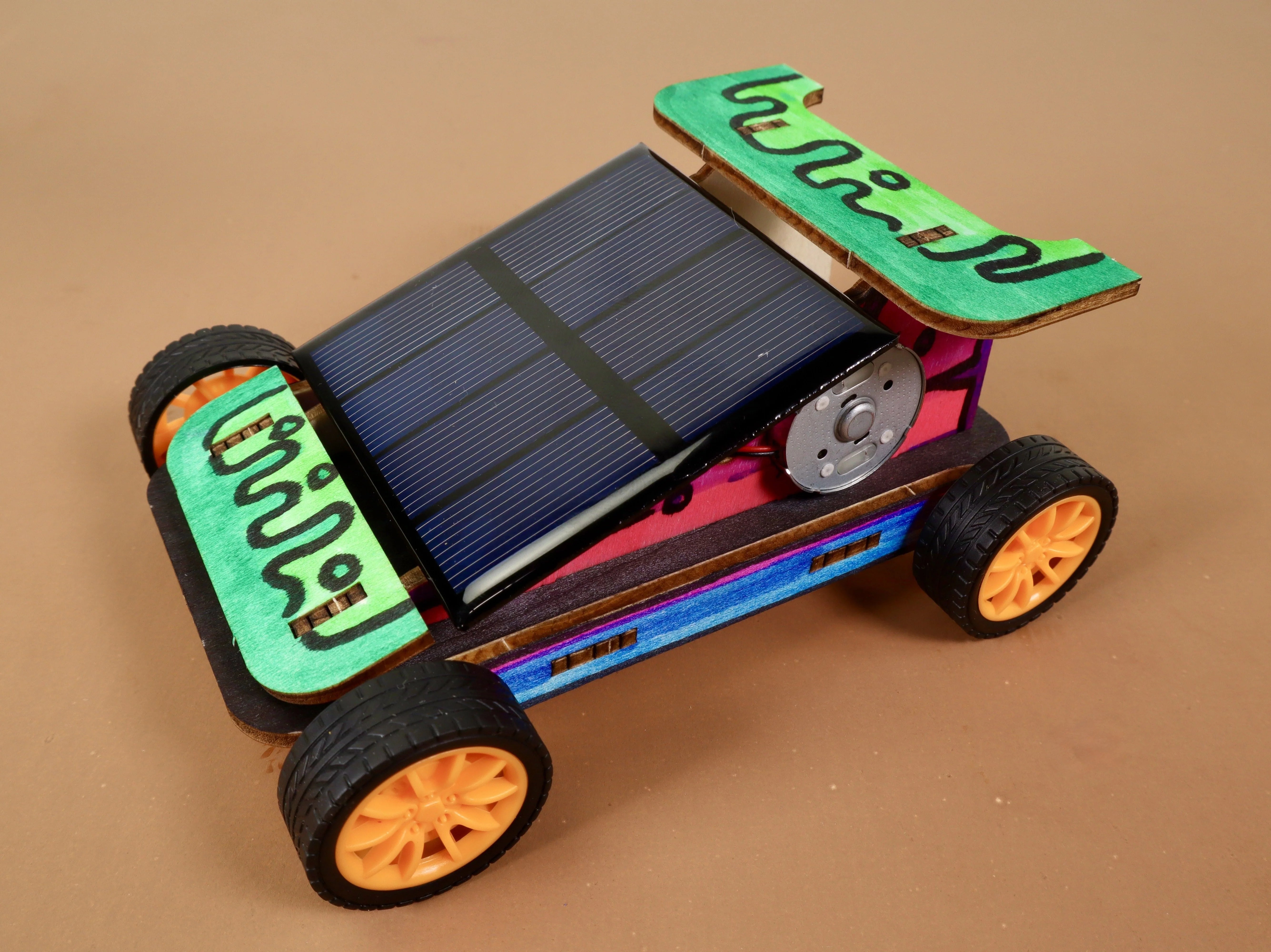 Solar Powered Toy Car Kit - DIY STEM Educational Science Project for Kids, Fun Outdoor & Indoor Racing Game - Perfect for Birthday Gifts & Classroom Activities