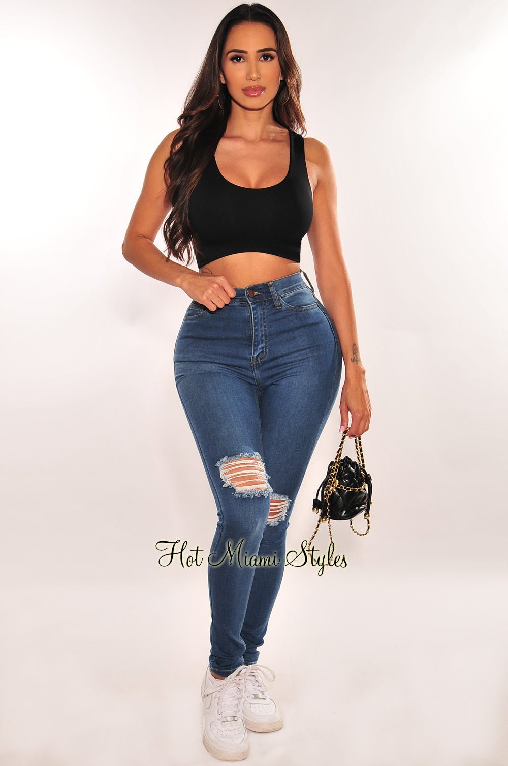 Seamless Black Scoop Neck Curved Hem Tank Crop Top for Women - Perfect for Yoga, Gym & Casual Wear