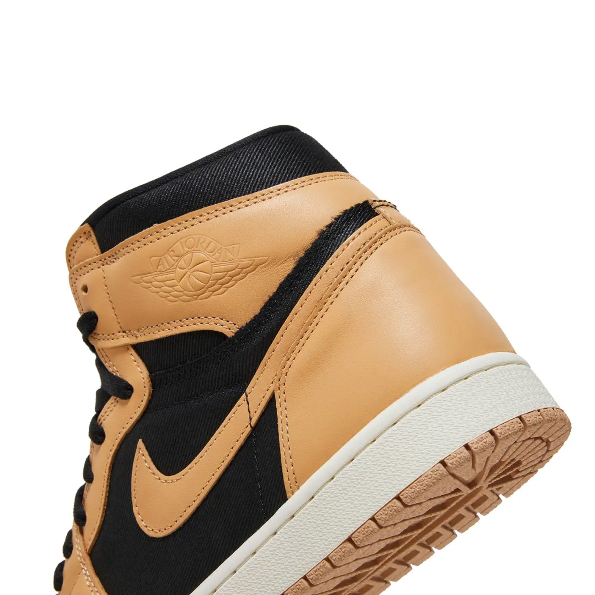 Air Jordan 1 Retro High OG 'Heirloom' Sneakers (2022) - Men's Basketball Shoes for Streetwear & Casual Style
