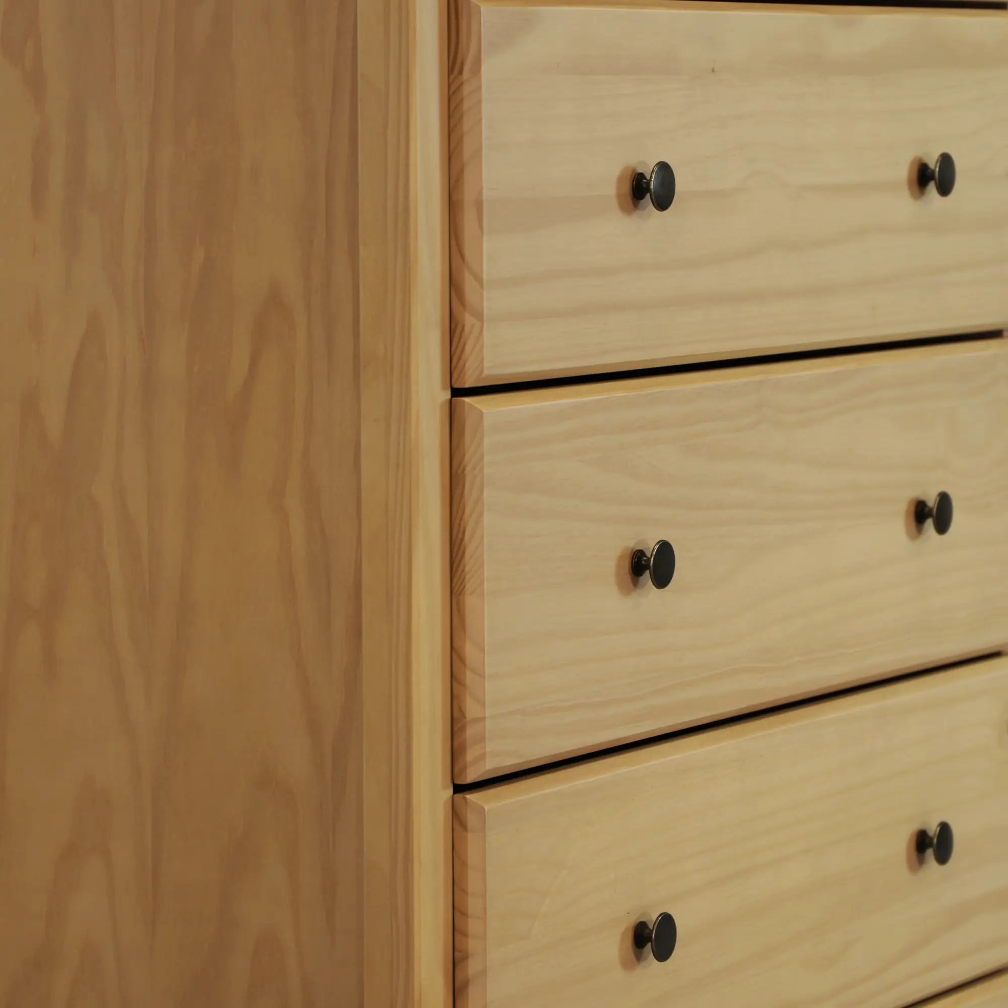 5-Drawer Wooden Shaker Dresser - Stylish and Functional Storage for Bedroom, Living Room, or Office Organization