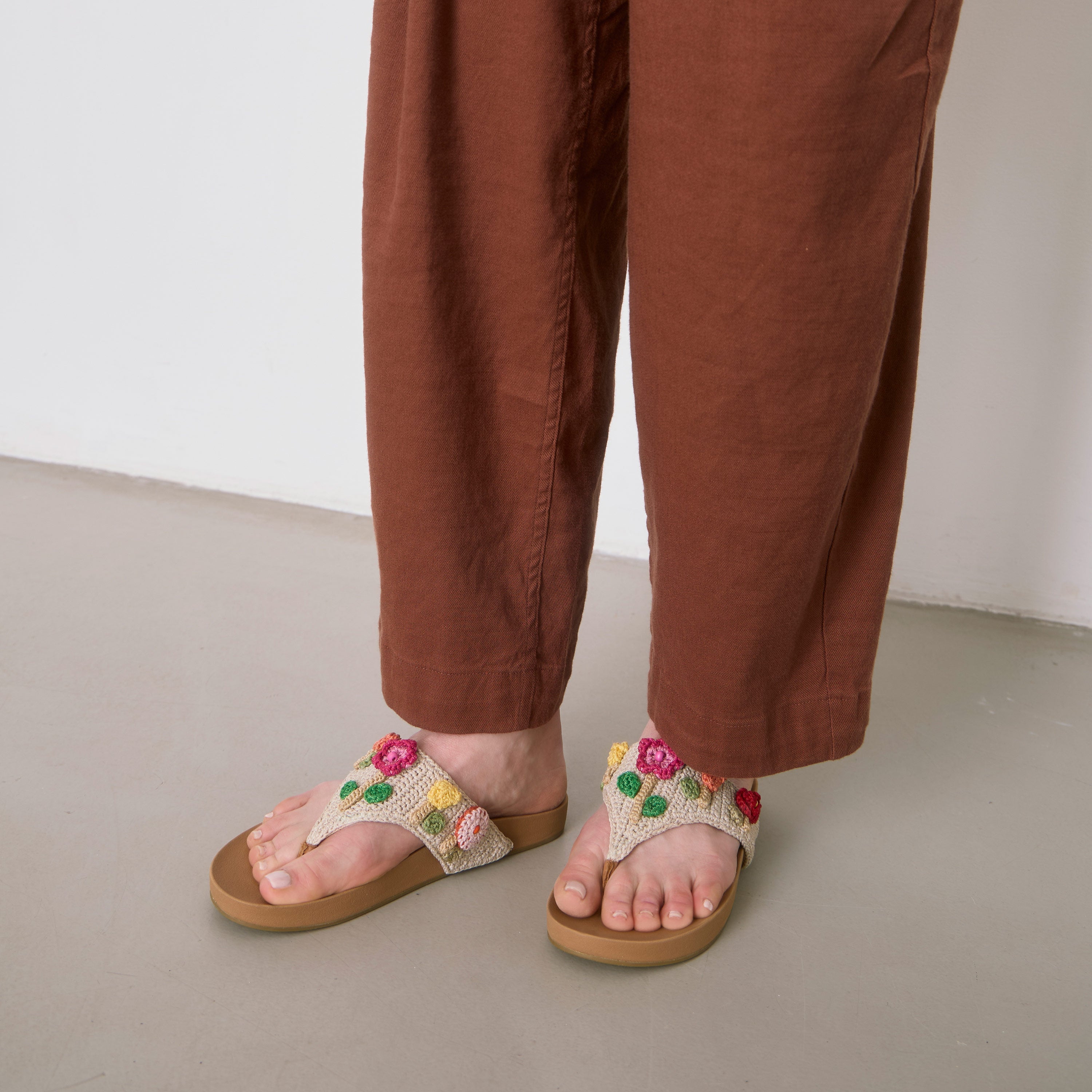 Everly Women's Comfortable Flat Sandals - Lightweight & Breathable Summer Shoes for Walking, Beach, and Casual Outings