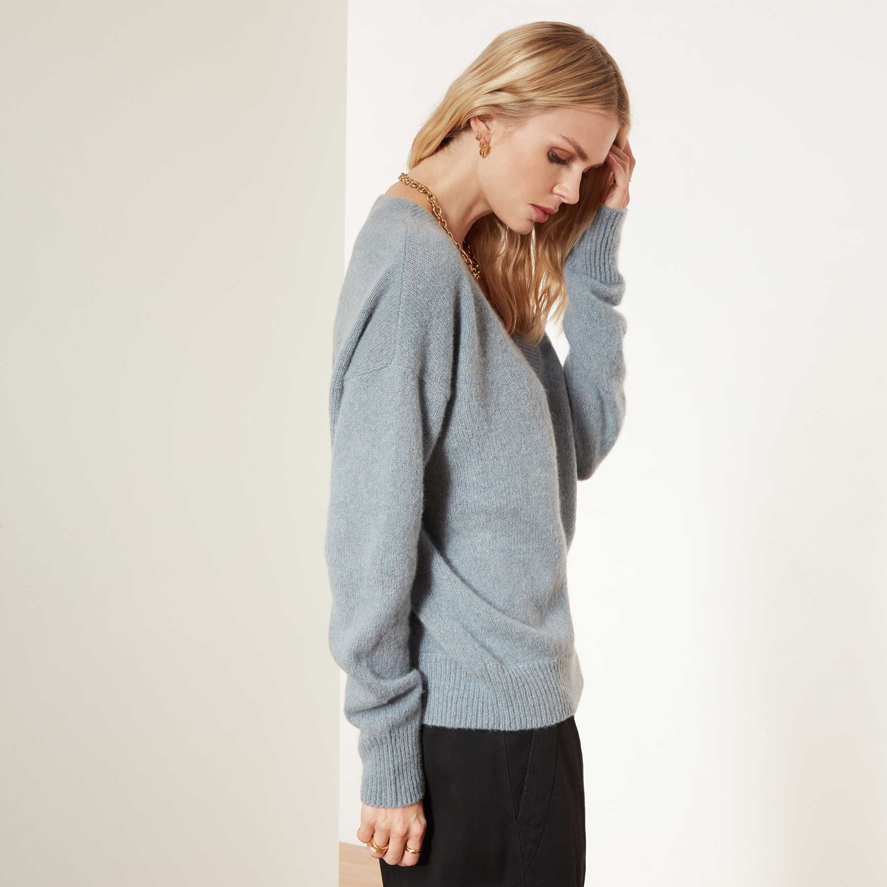Lightweight Cashmere V-Neck Sweater for Women - Soft & Warm Dusty Sky Blue Pullover - Perfect for Office, Casual Wear & Fall Layering