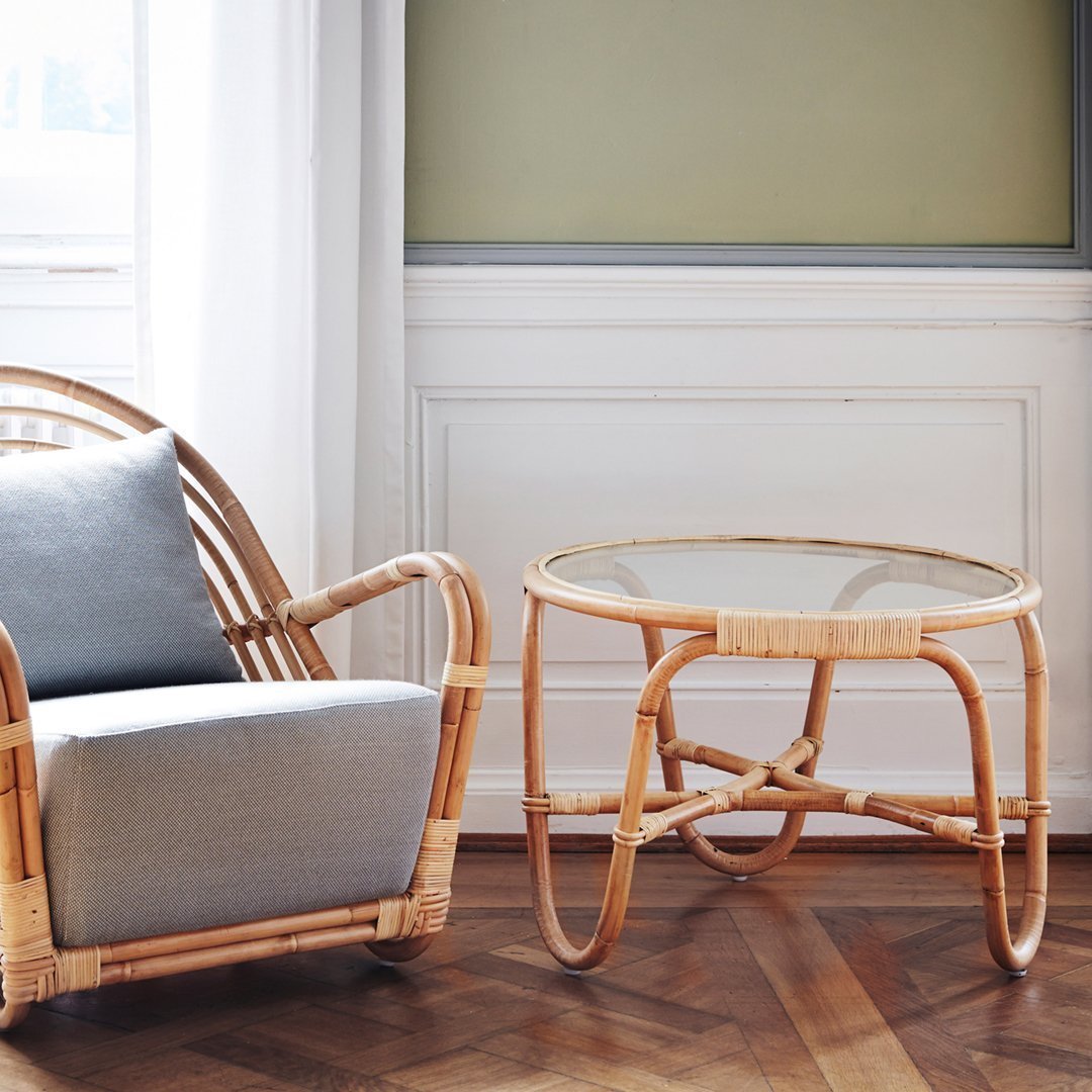 Charlottenborg Modern Glass Top Dining Table - Elegant Scandinavian Design for Home & Office Use