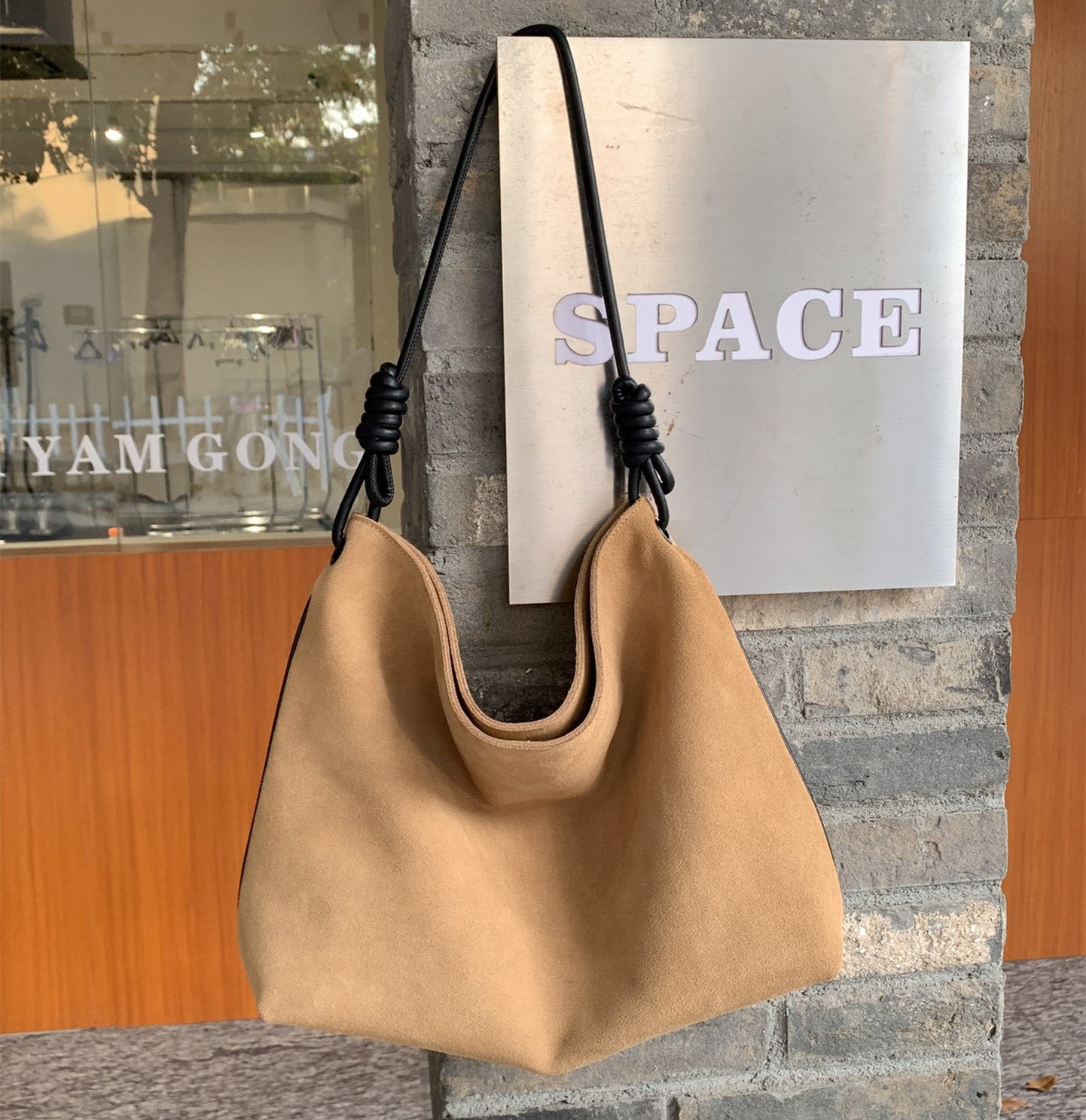 Stylish Women's Tote Bag - Fashionable Large Shoulder Bag for Work, Travel & Shopping - Durable & Spacious Designer Handbag for Everyday Use