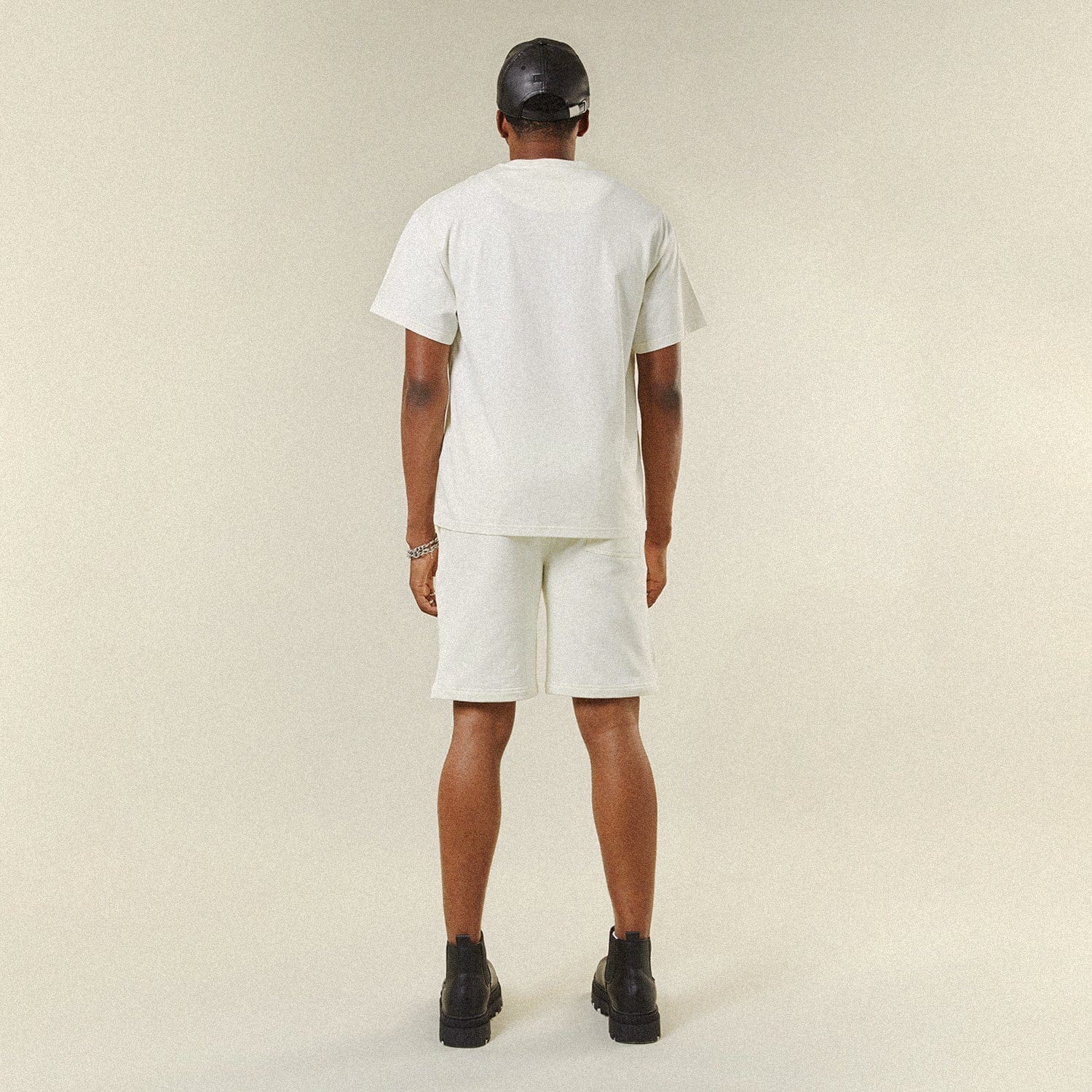 Vintage 1976 Boys Short Sleeve T-Shirt in Off White - Perfect for Retro Fashion and Casual Outfits