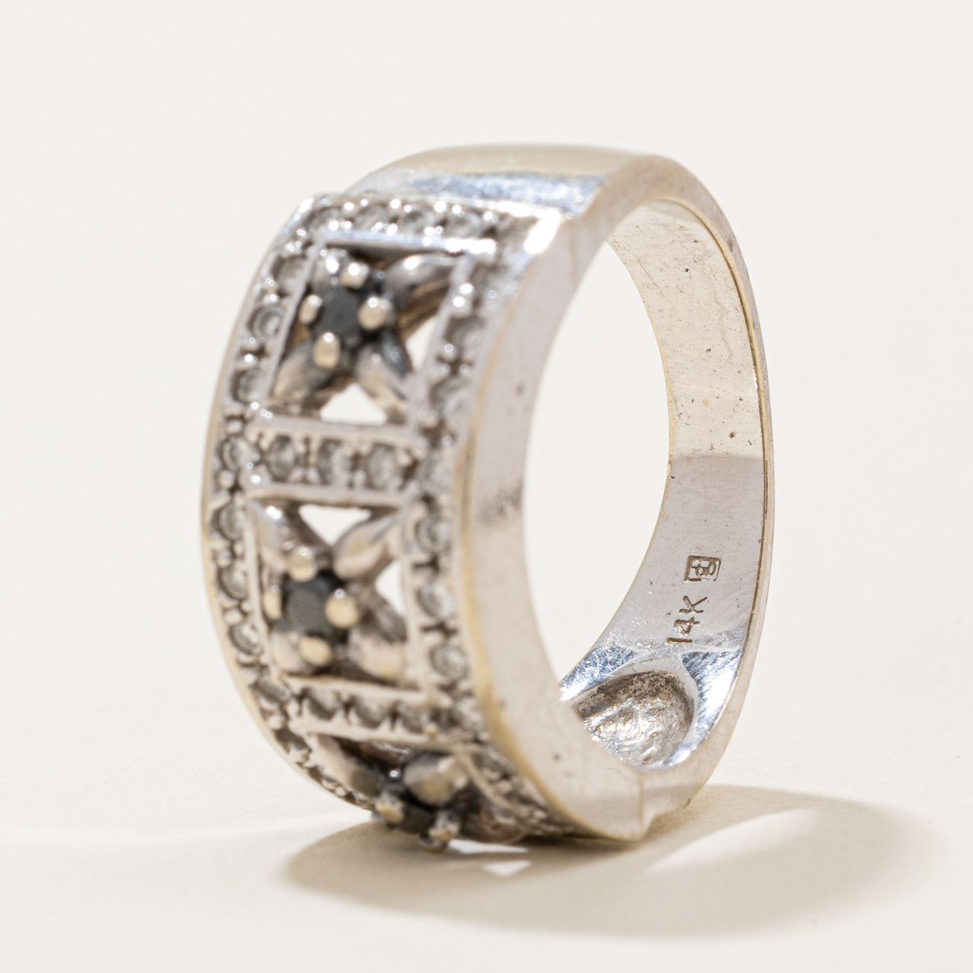 Elegant Black & White Diamond Cocktail Ring - 0.09ctw to 0.32ctw - Size 6.5 - Perfect for Evening Parties, Weddings & Special Occasions