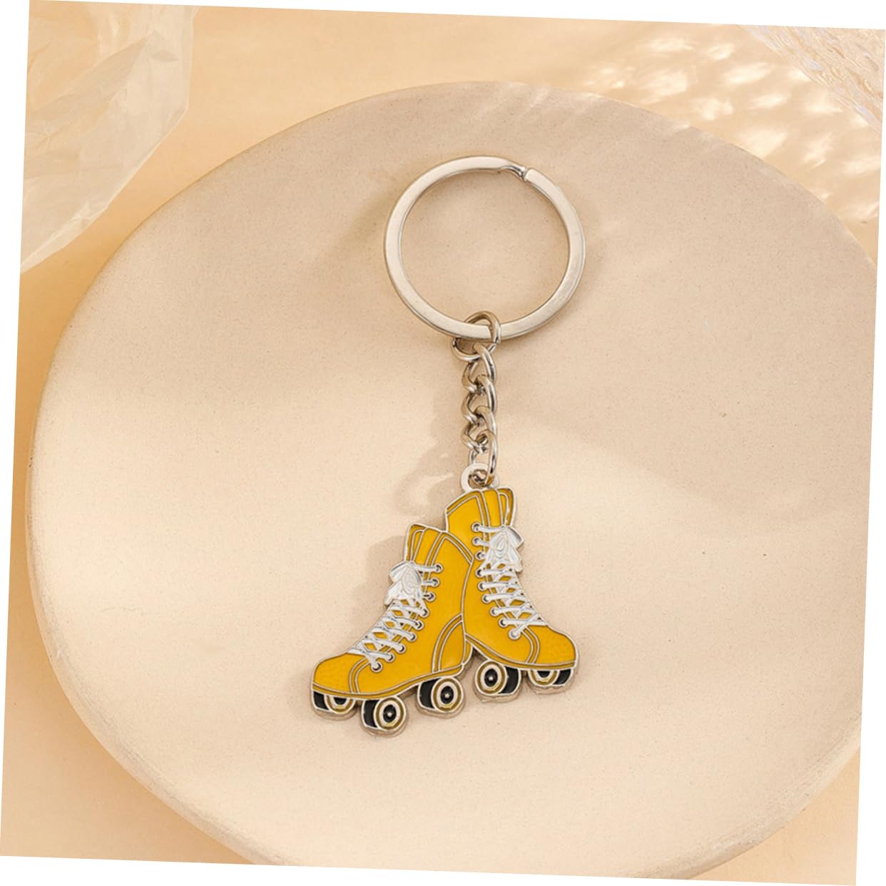 FOYTOKI Cute Skates & Shoe Keychain Set - Fashion Keyring Pendant for Bags, Backpacks, Keys & Gifts - Perfect for Everyday Use, School, Office & Travel Accessories