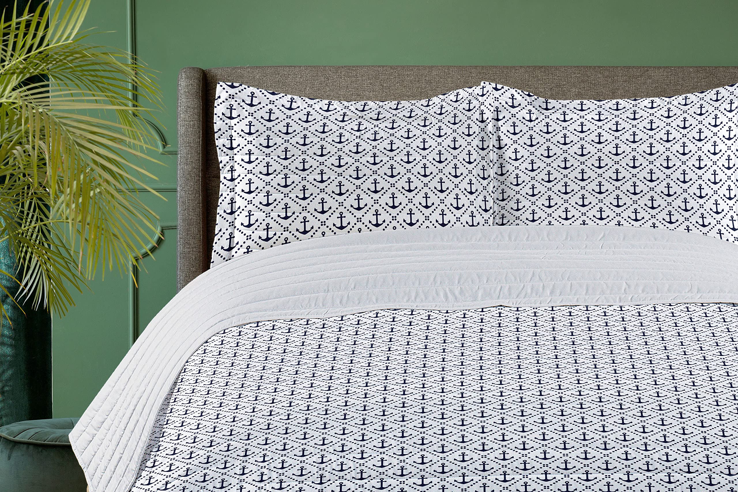 Ambesonne Geometric Microfiber Bedspread Set - Nautical Chevron Pattern with Dotted Frames & Anchors in Dark Blue/White | King Size Soft Bedding Set Includes Comforter & Pillow Shams | Perfect for Coastal Themed Bedrooms, Guest Rooms & Nautical Decor