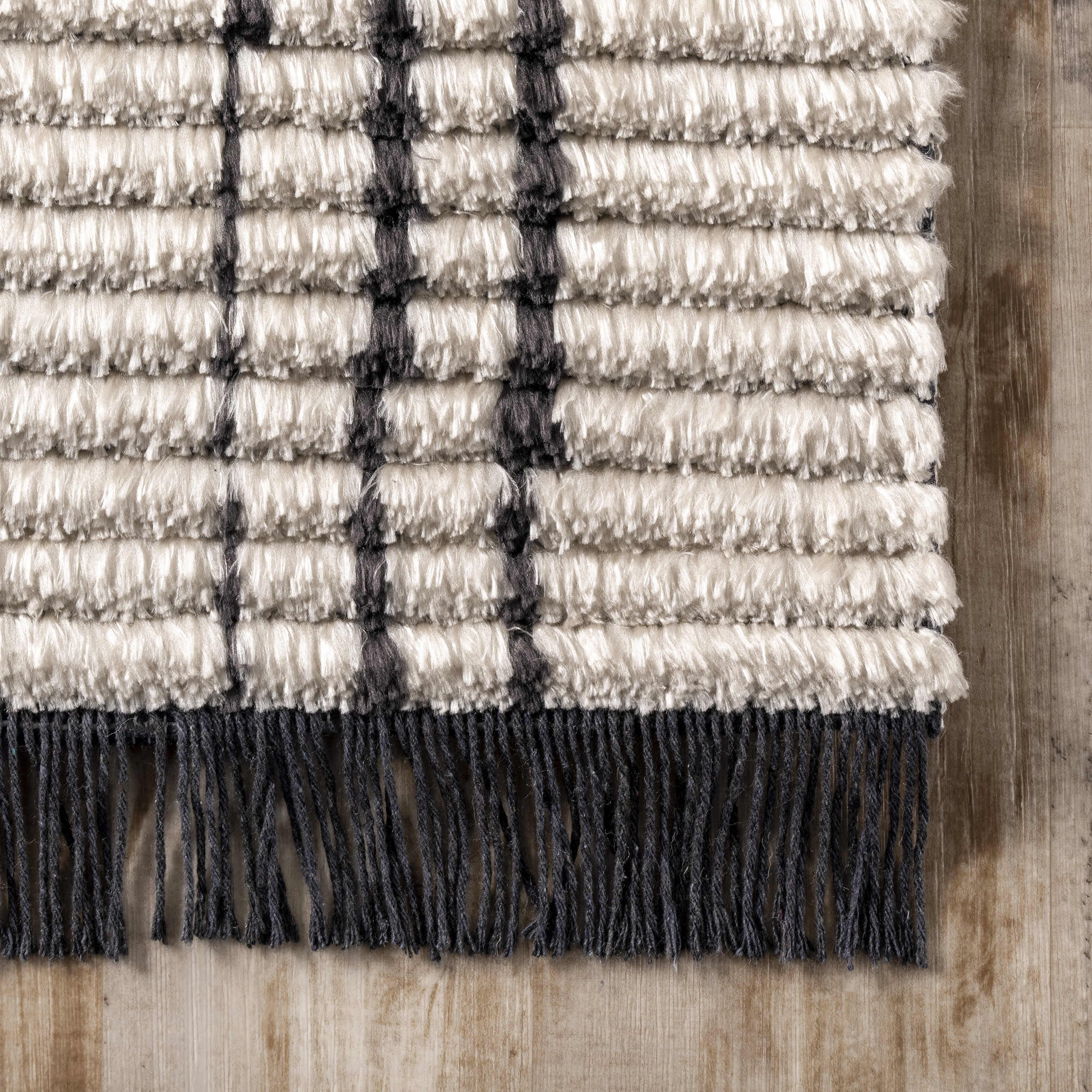 Luxury Diamond Galore Tasseled Area Rug in Beige - Perfect for Living Room, Bedroom & Home Decor