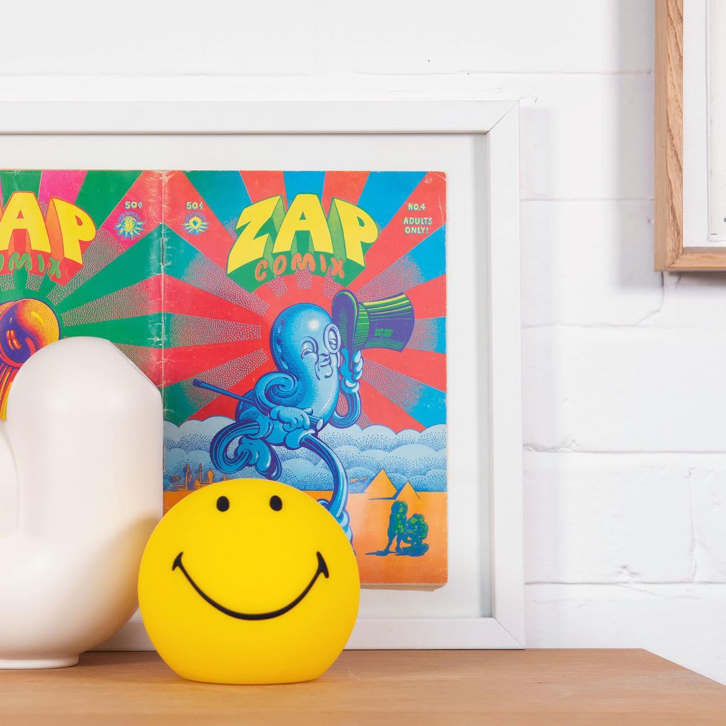 Smiling Table Lamp - Modern LED Night Light for Bedroom, Nursery & Office - Perfect for Reading, Decor & Relaxation