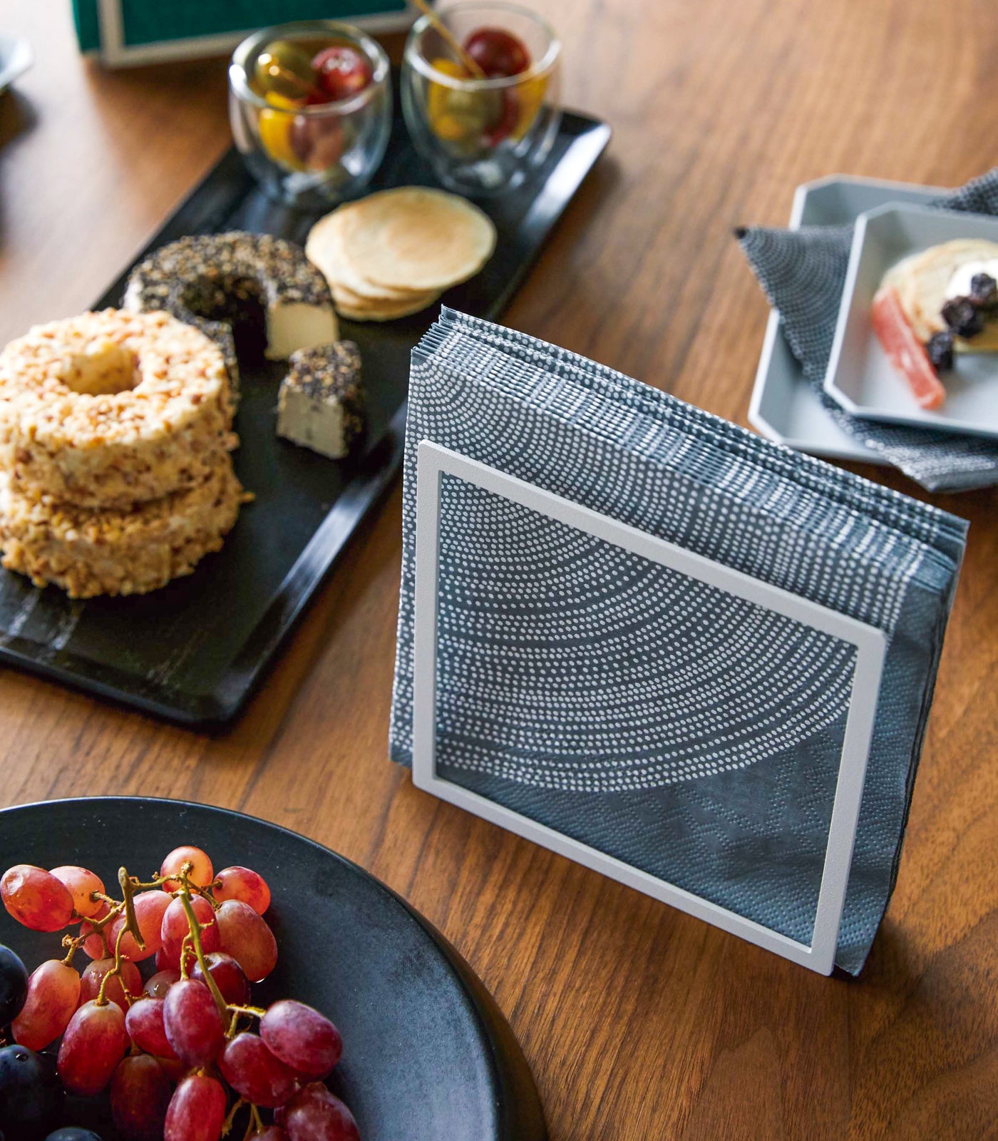 Stainless Steel Napkin Holder - Elegant Tableware Organizer for Kitchen, Dining Room & Restaurant Use