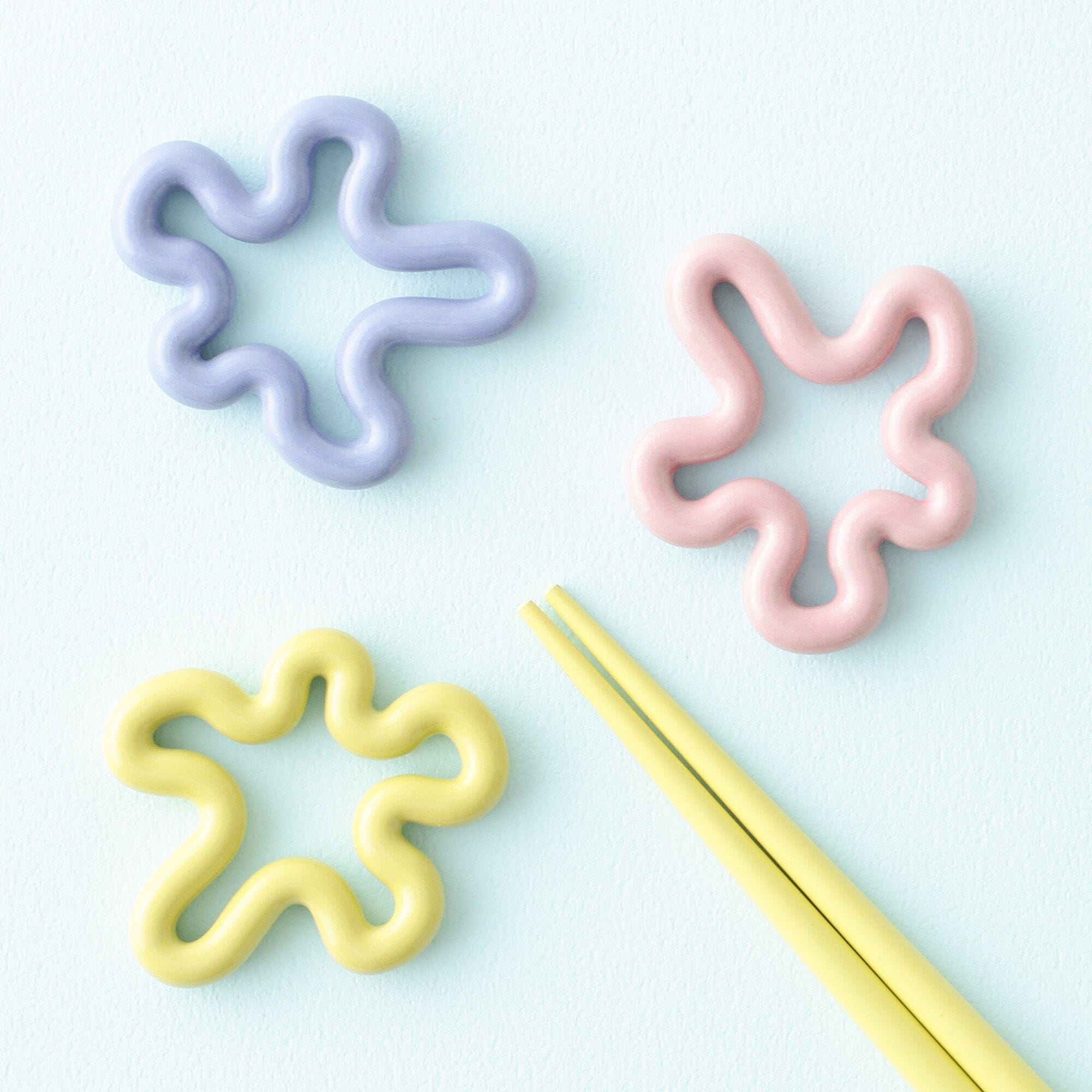 Yellow Ceramic Flower Chopstick Rest - Elegant Tableware for Asian Dining, Sushi, and Home Decor