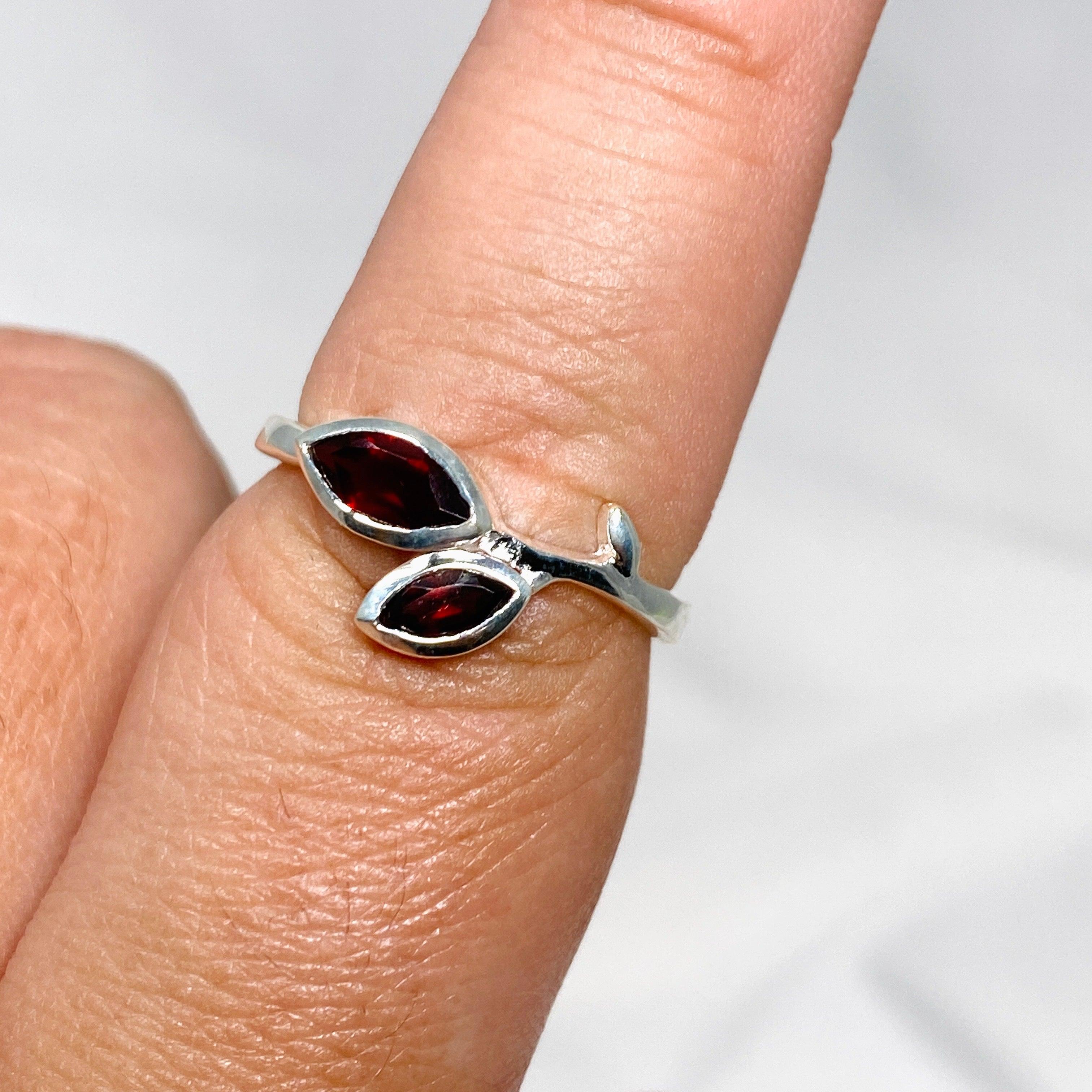 Garnet Faceted Marquise Multistone Leaf Ring R3735 - Elegant Vintage Jewelry for Women, Perfect for Weddings, Parties & Special Occasions