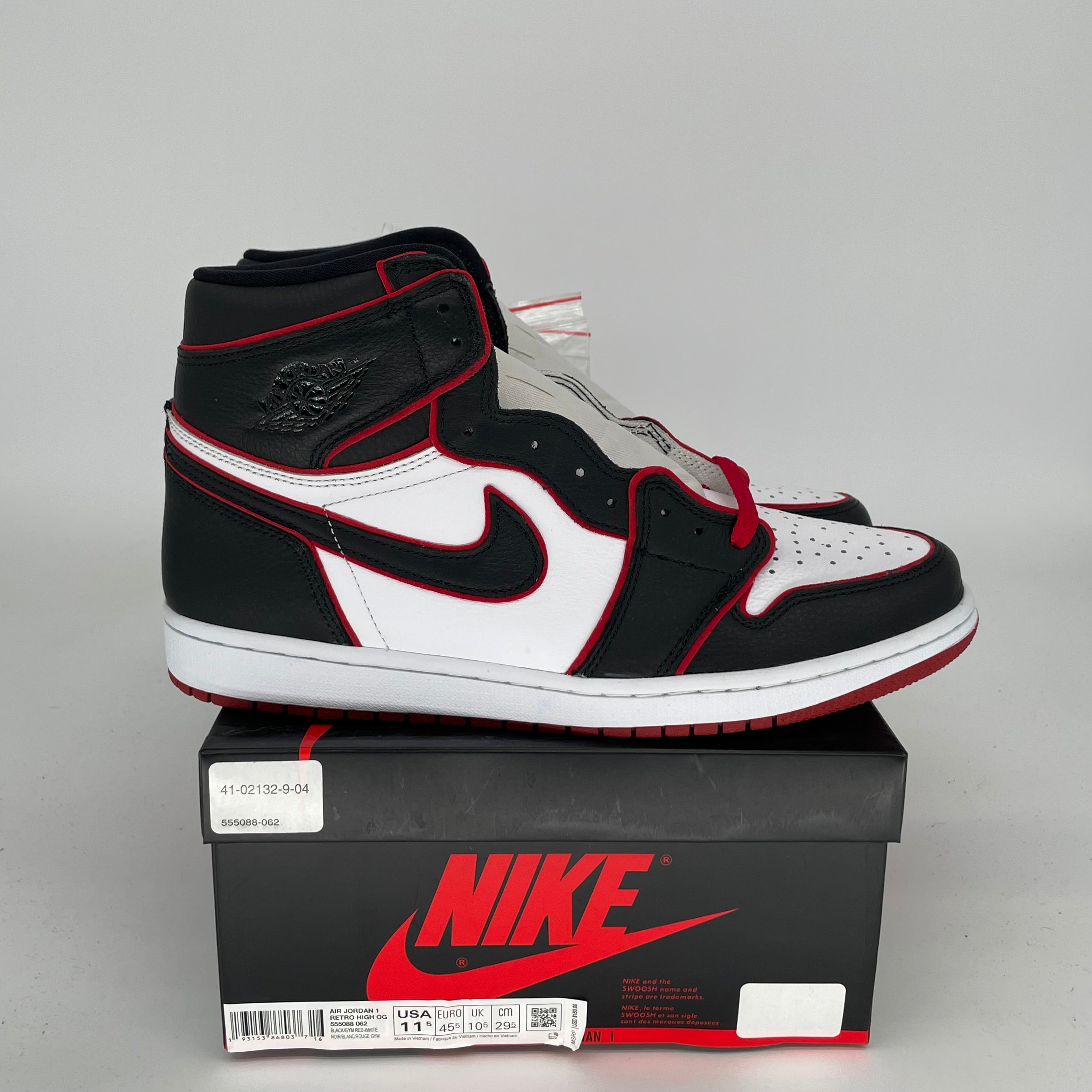 AIR JORDAN 1 BLOODLINE Men's Basketball Shoes Size 11.5 - Style 555088-062 | Retro High Top Sneakers for Streetwear & Basketball Games