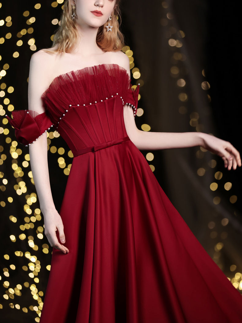 Elegant Burgundy Off Shoulder Satin Long Prom Dress for Women - Formal Evening Gown for Homecoming, Wedding, Party & Special Occasions