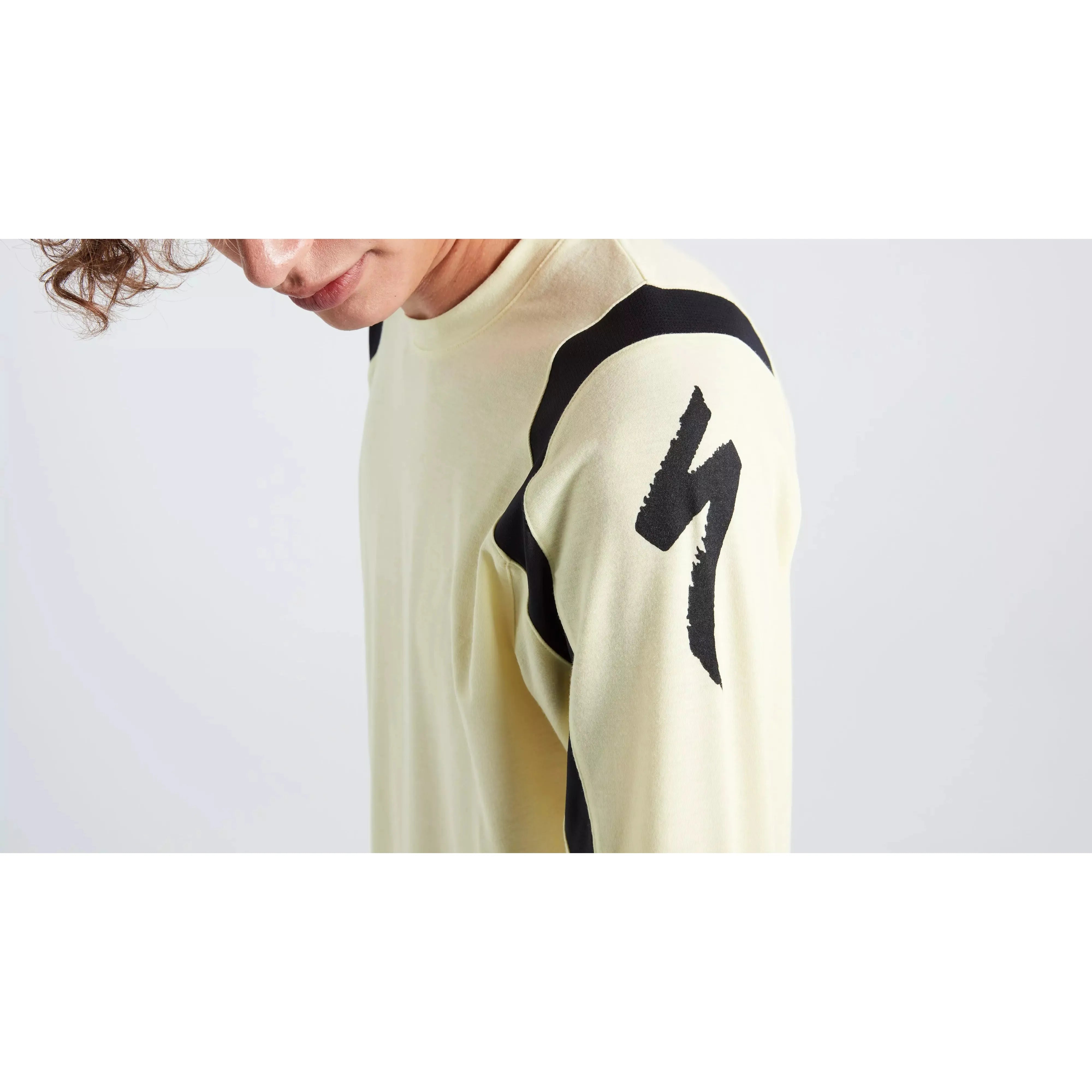 Specialized Men's Butter Trail Long Sleeve MTB Jersey - Breathable & Comfortable Cycling Shirt for Mountain Biking & Gravity Riding - Perfect for Trail Adventures & Enduro Racing