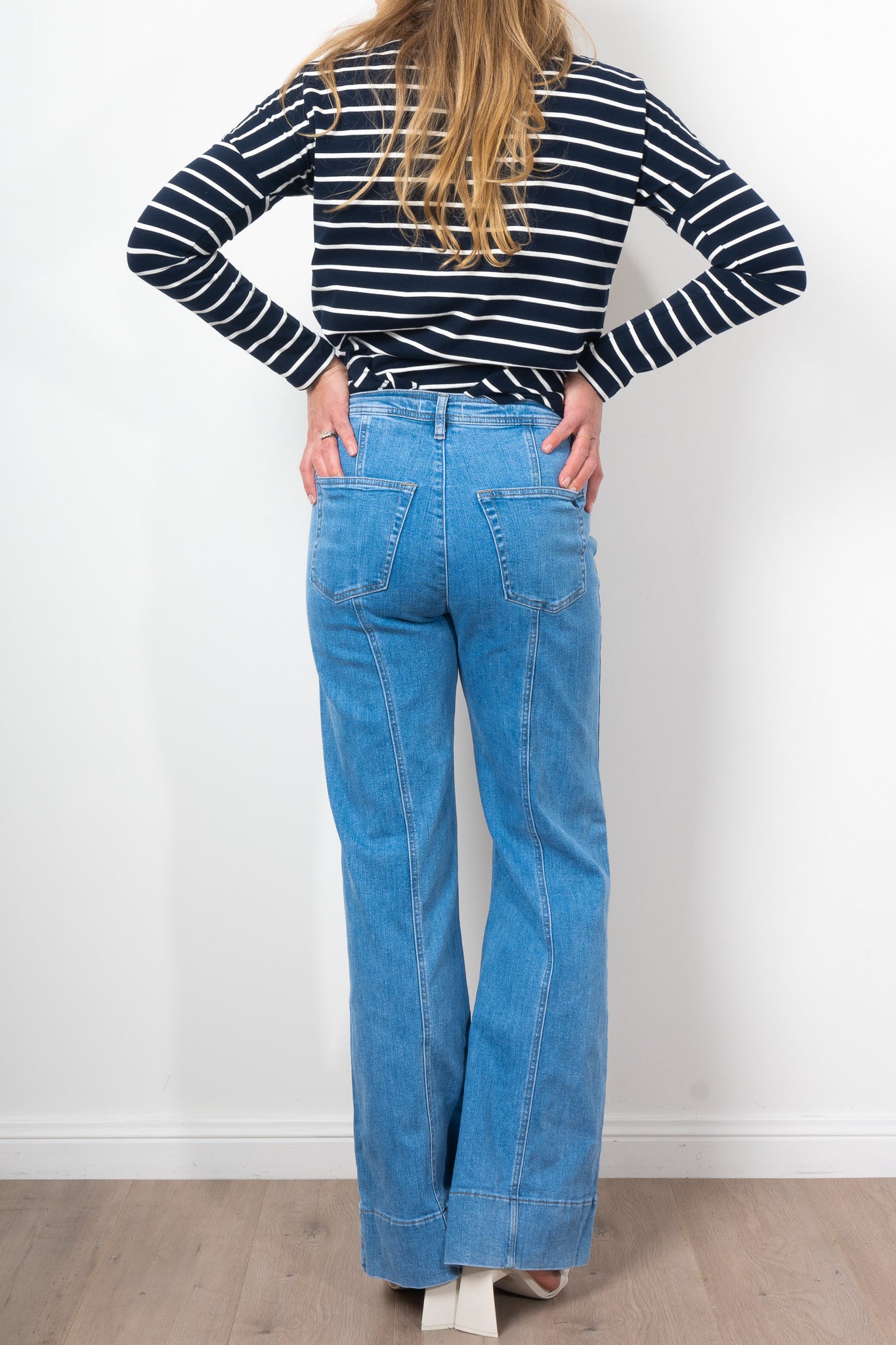 Vintage 70s Style Kireina Farrah Jean in Blue - Retro High Waisted Flare Jeans for Women, Perfect for Casual Wear & Boho Outfits