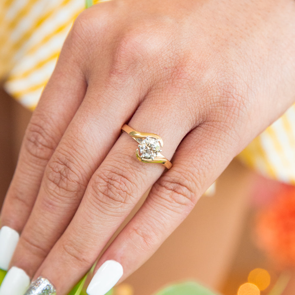 18ct Yellow Gold Solitaire Ring with 1 Carat Australian Diamond - Elegant Engagement & Wedding Jewelry for Women - Perfect for Proposals, Anniversaries & Special Occasions