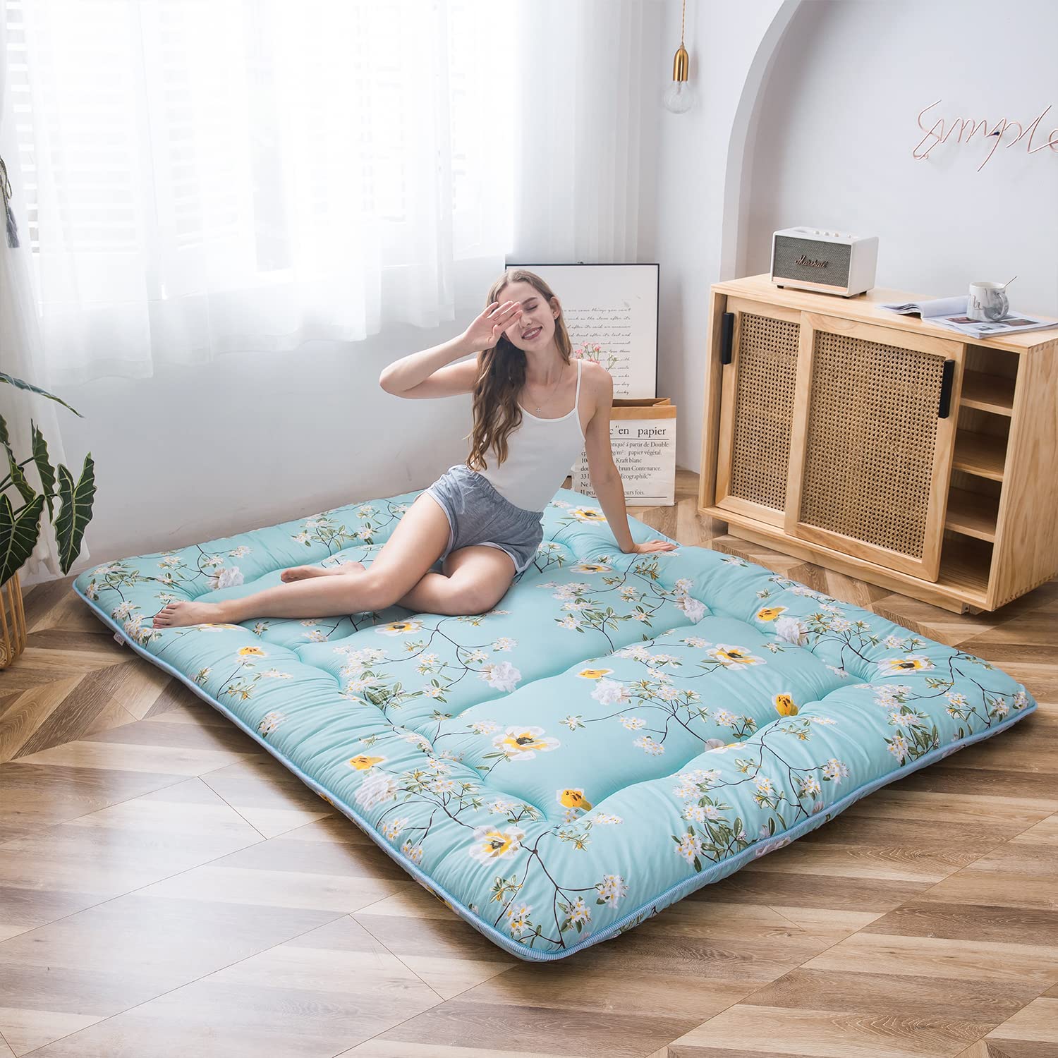 MAXYOYO Rustic Floral Korean Floor Mattress | Japanese Futon Mattress | Foldable Bed Roll for Camping & Home Use | Floor Lounger & Sofa Mattress Topper | Full Size - Perfect for Guest Beds, Camping Trips & Small Space Living
