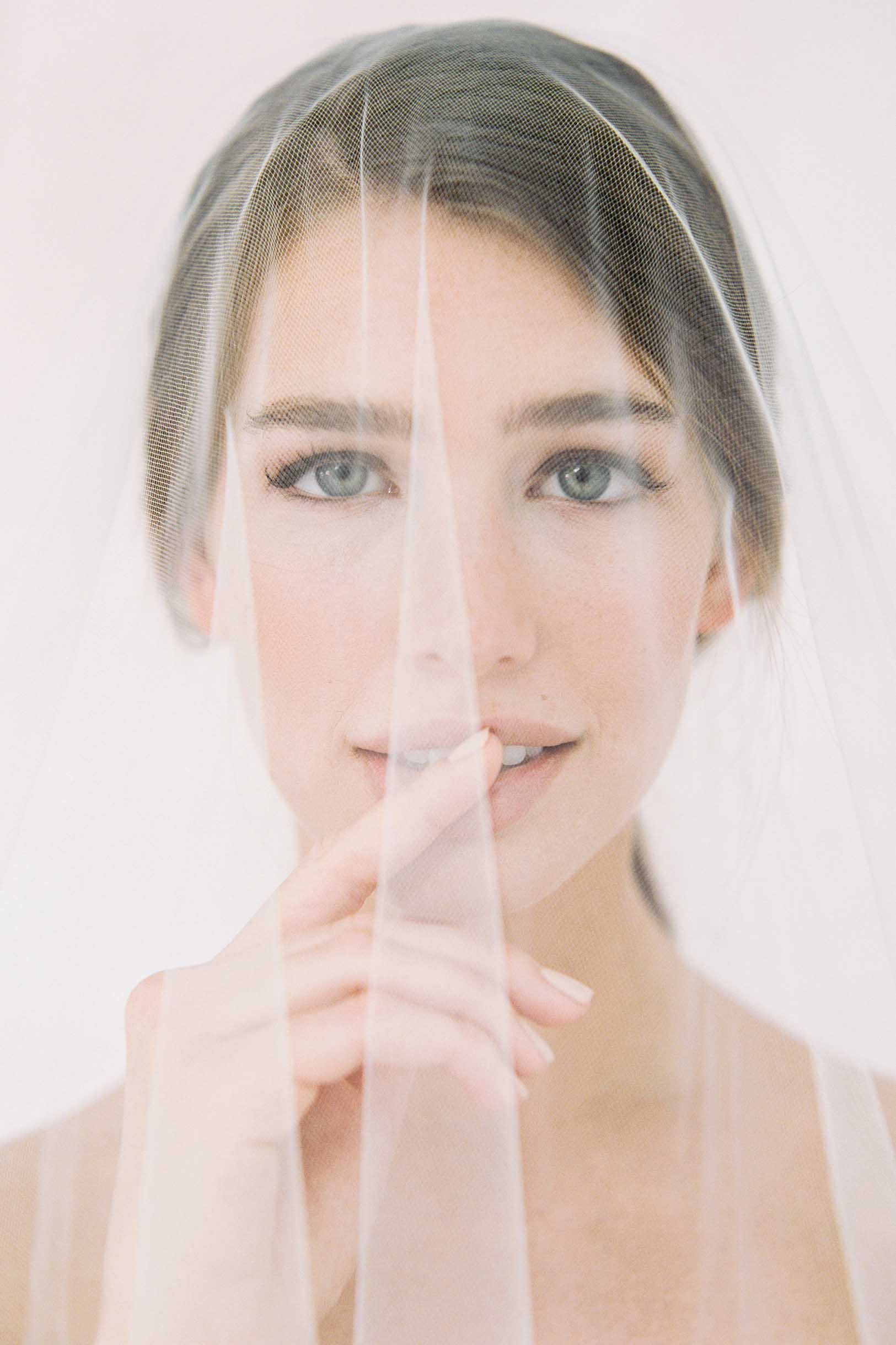 Ethereal Luxury Blusher & Cathedral Veil - Soft Pink Cheek Makeup & Bridal Accessory for Weddings, Photo Shoots & Special Events
