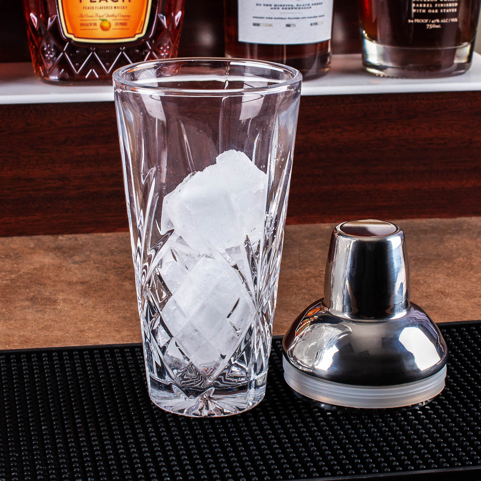 BarConic® Vintage Diamond Pattern Cocktail Shaker - 20 oz Glass Mixing Cup for Bartenders, Home Bars & Party Drink Making - Perfect for Mojitos, Margaritas & Classic Cocktails