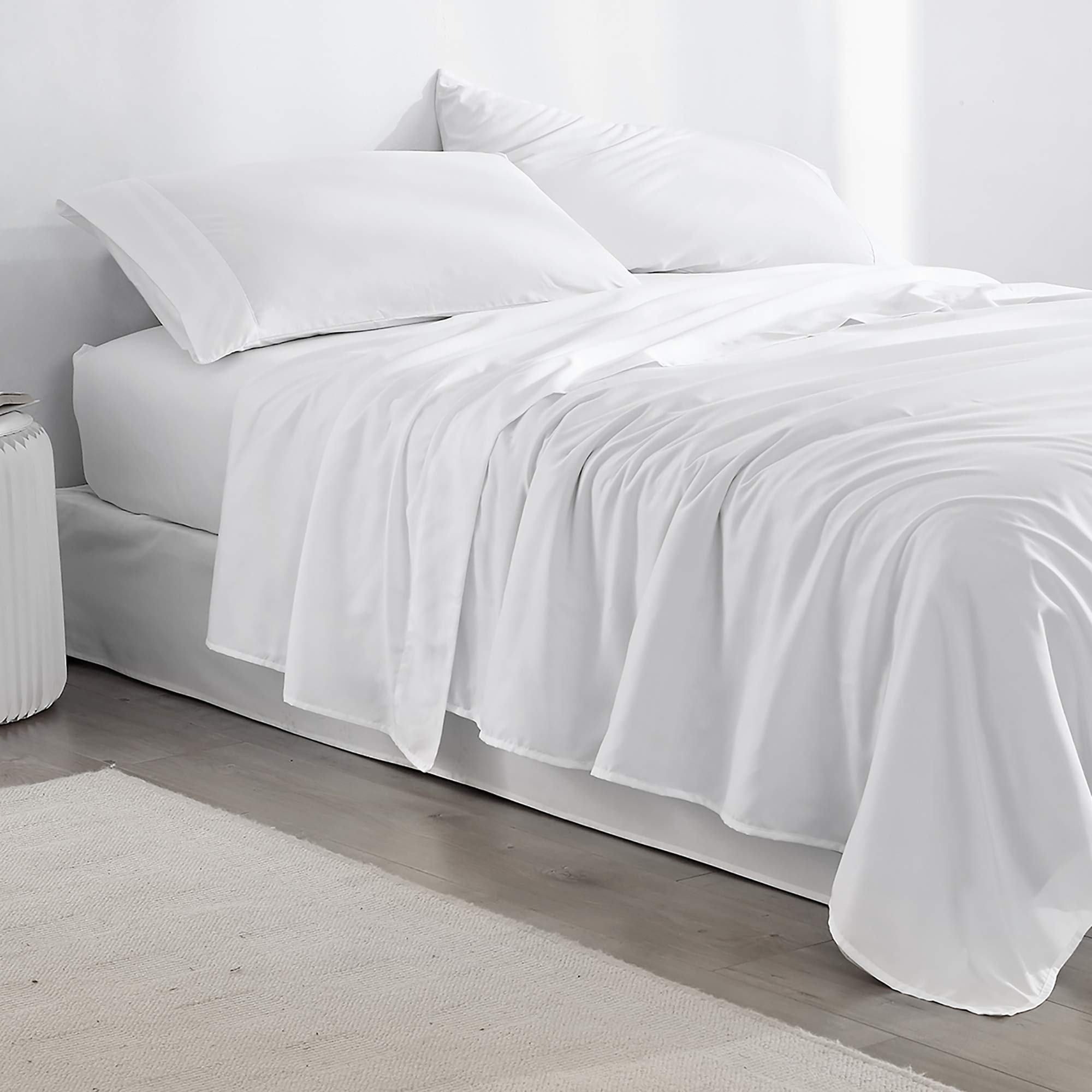 Premium Microfiber Super Soft Full Size Bed Sheet Set - Breathable & Wrinkle Resistant - White - Perfect for Master Bedroom, Guest Room & Dormitory