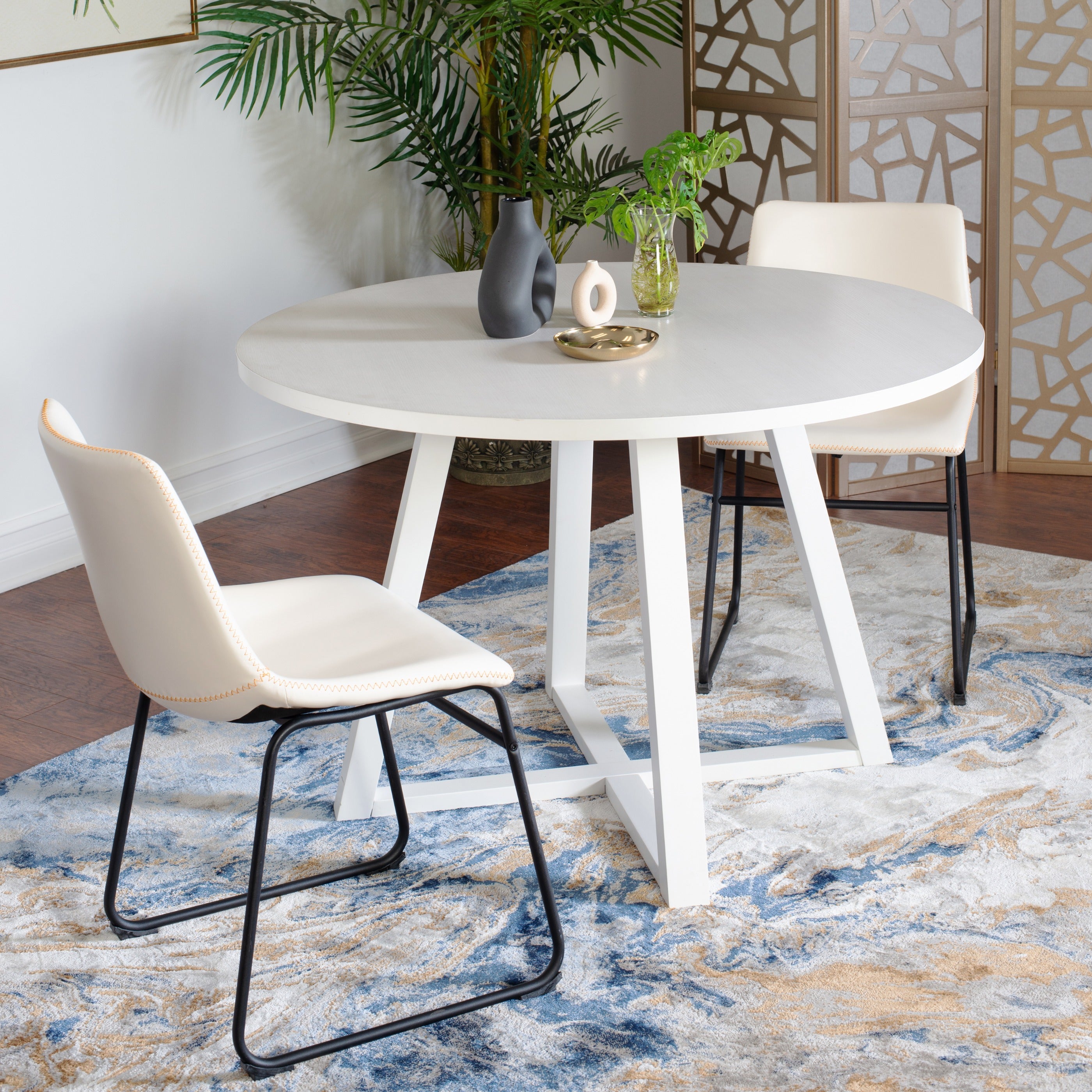 Roundhill Furniture Varna Round Wood Dining Table Set with 2 Stylish Chairs - 3 Piece Modern Kitchen & Breakfast Nook Set for Small Spaces