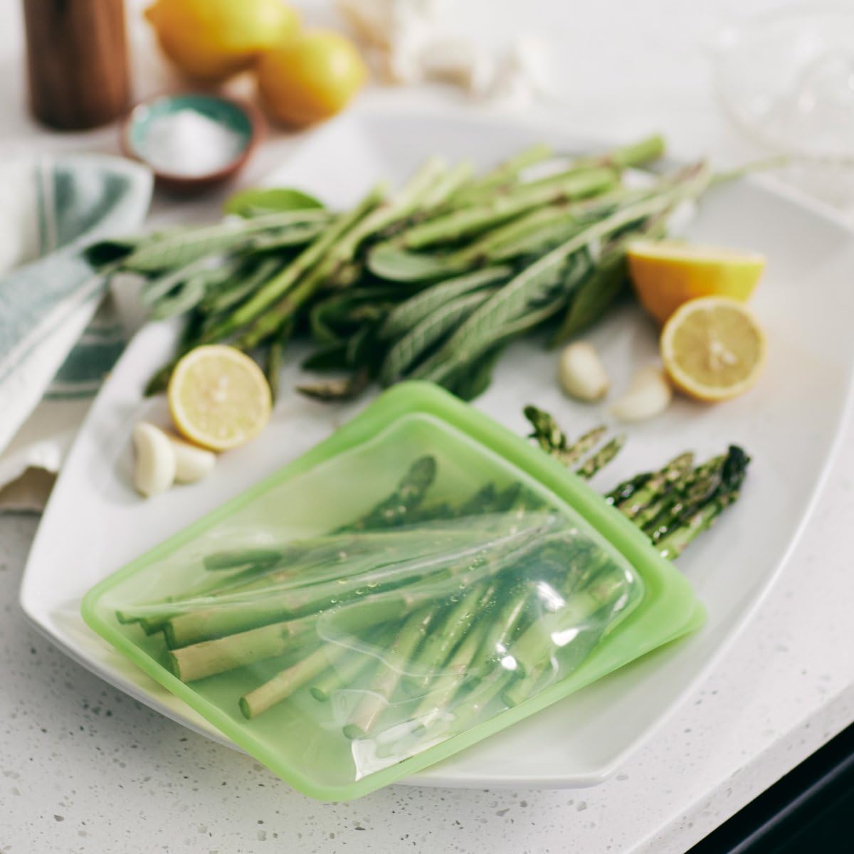 Stasher Premium Silicone Reusable Food Storage Quart Bag - Aqua | BPA Free, Leakproof & Eco-Friendly | Microwave, Dishwasher, Freezer & Oven Safe (64oz) | Perfect for Meal Prep, Sous Vide Cooking & Snack Storage