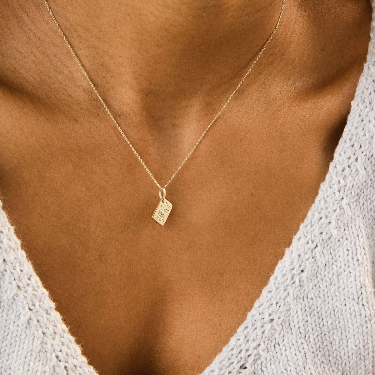 10K Yellow Gold Calgary Postcard & Chain Bundle with Brilliant Diamond - Perfect for Gifts, Souvenirs & Travel Keepsakes