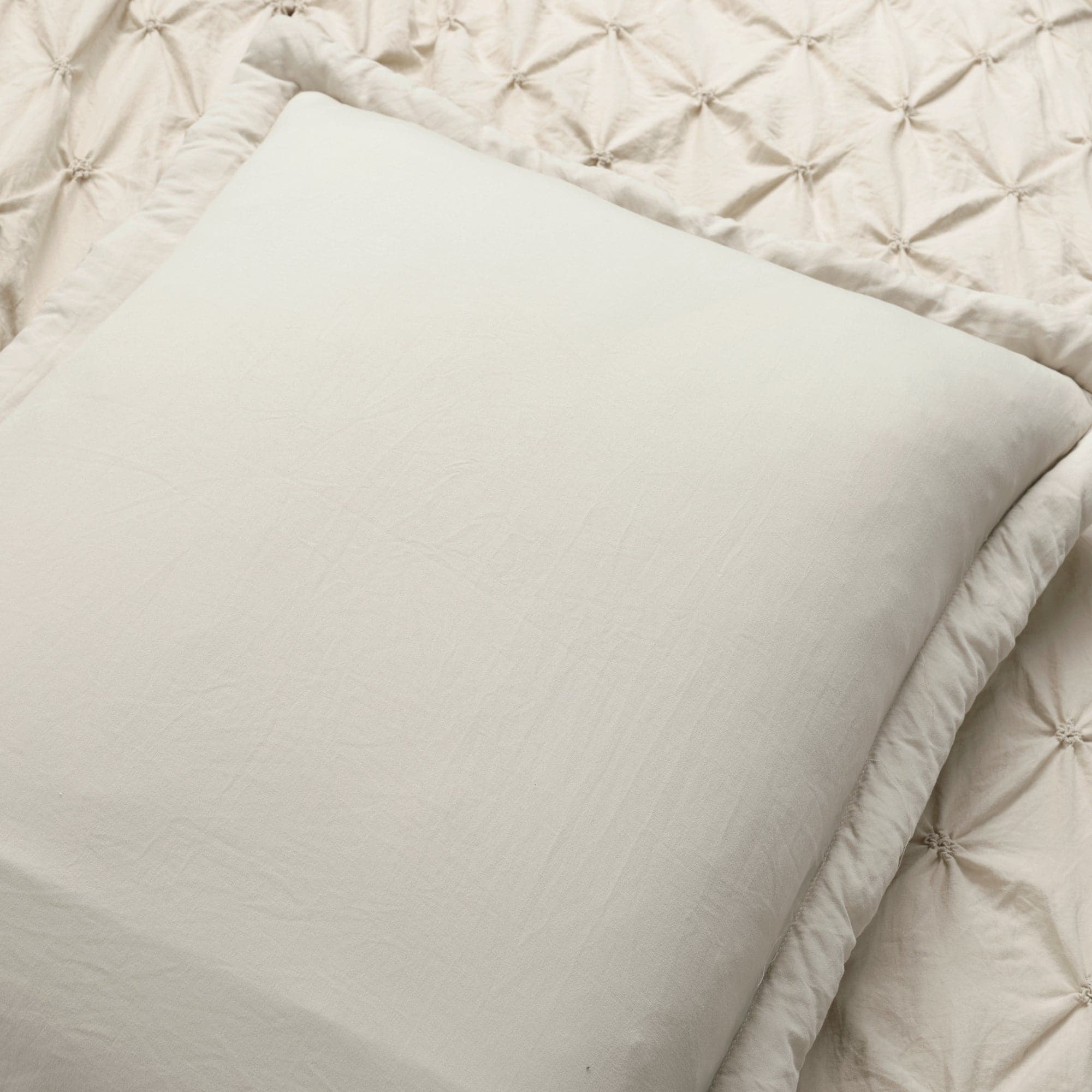 Ravello Pintuck 3-Piece Duvet Cover Set - Soft Luxury Bedding for Master & Guest Bedrooms - Perfect for Modern & Traditional Home Decor