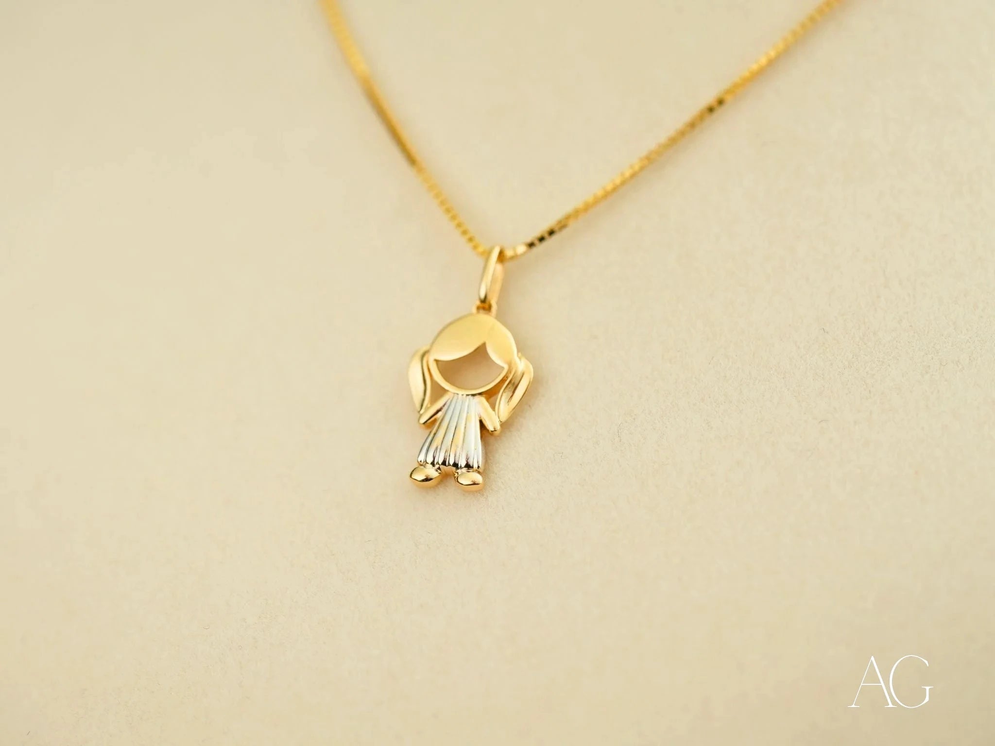 18K Gold Boy or Girl Pendant Necklace - Timeless Charm Jewelry for Kids & Babies - Perfect for Christening, Birthday Gifts & Special Occasions
