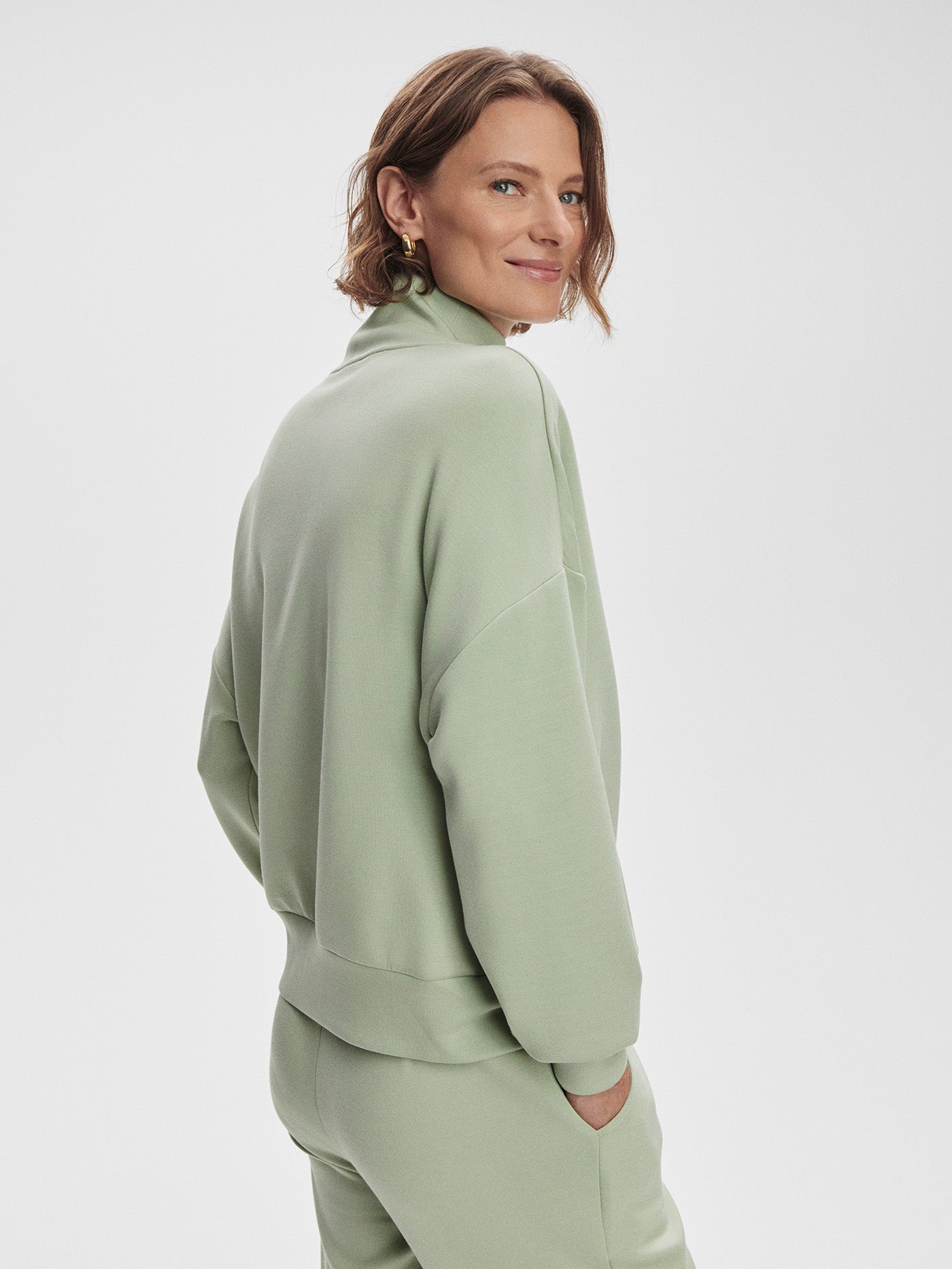 Varley Hawley Half Zip Sweatshirt - Snow Sage Color | Women's Fleece Pullover for Outdoor Activities & Casual Wear
