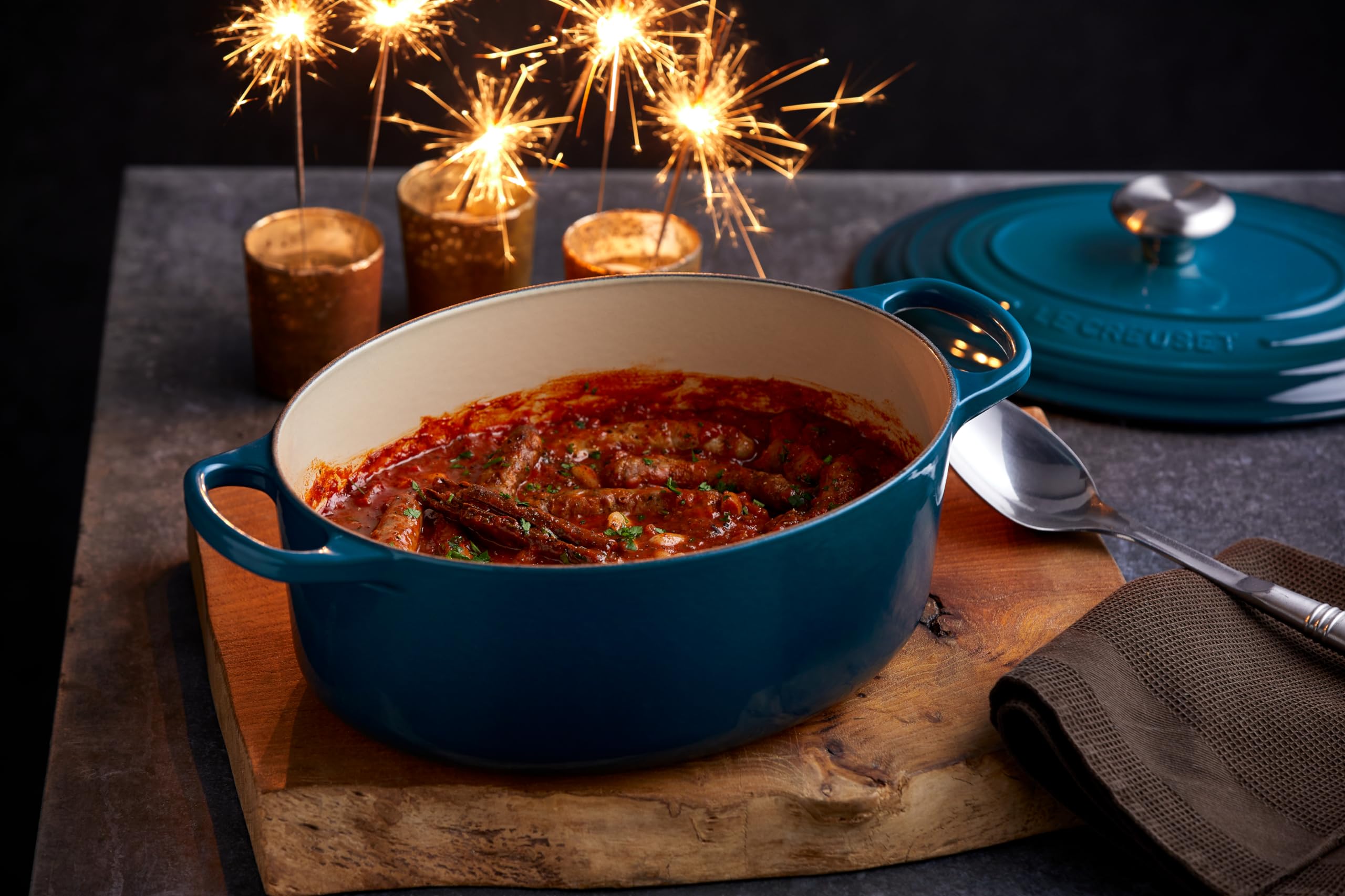 Le Creuset 5 Quart Enameled Cast Iron Oval Dutch Oven - Premium Deep Teal Cookware for Braising, Roasting & Baking | Perfect for Soups, Stews & Family Dinners
