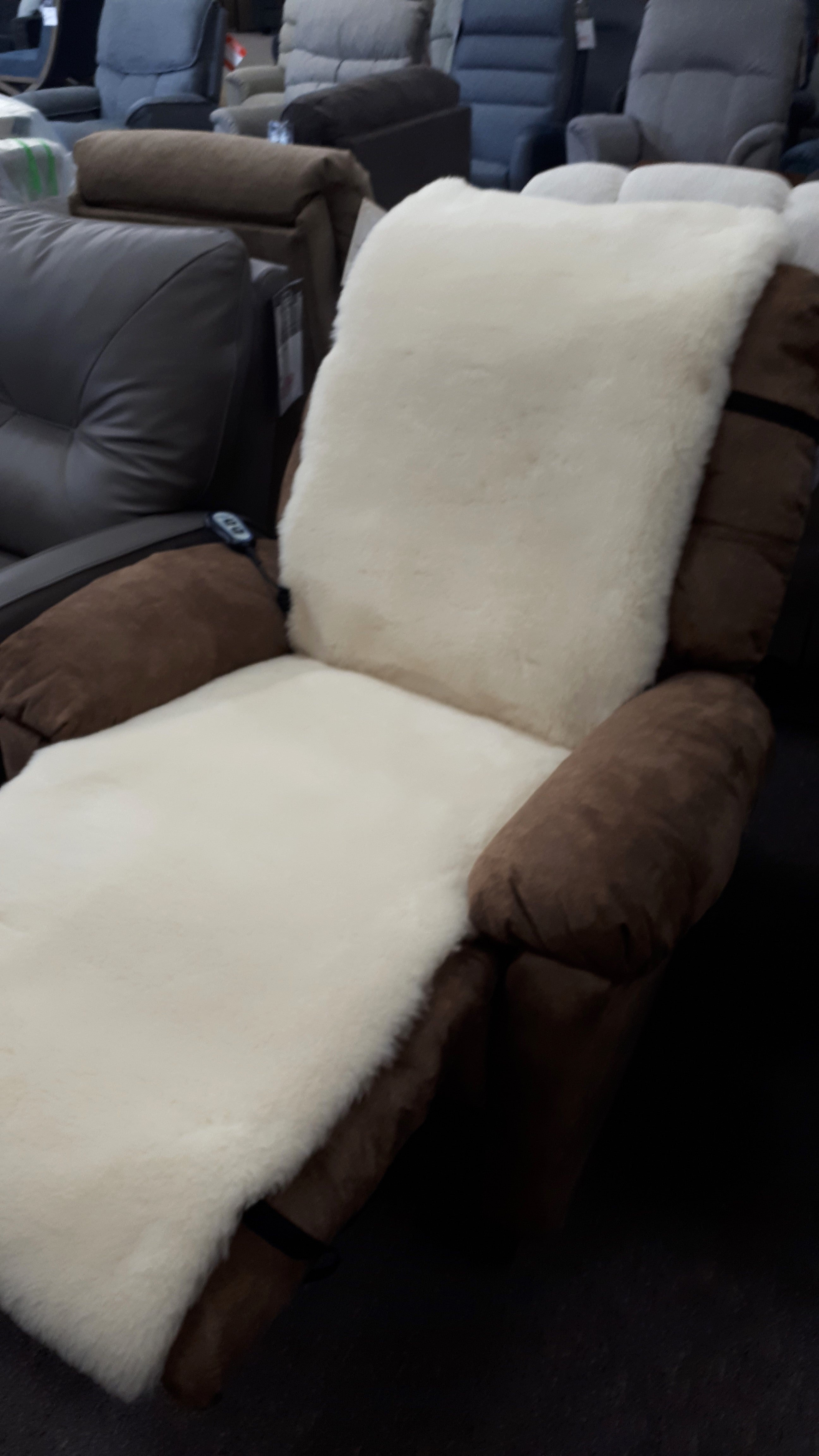 Premium Merino Wool Recliner Overlay - Soft & Breathable Chair Cover for Home & Office Comfort - Perfect for Living Room, Bedroom, and Workspace Relaxation