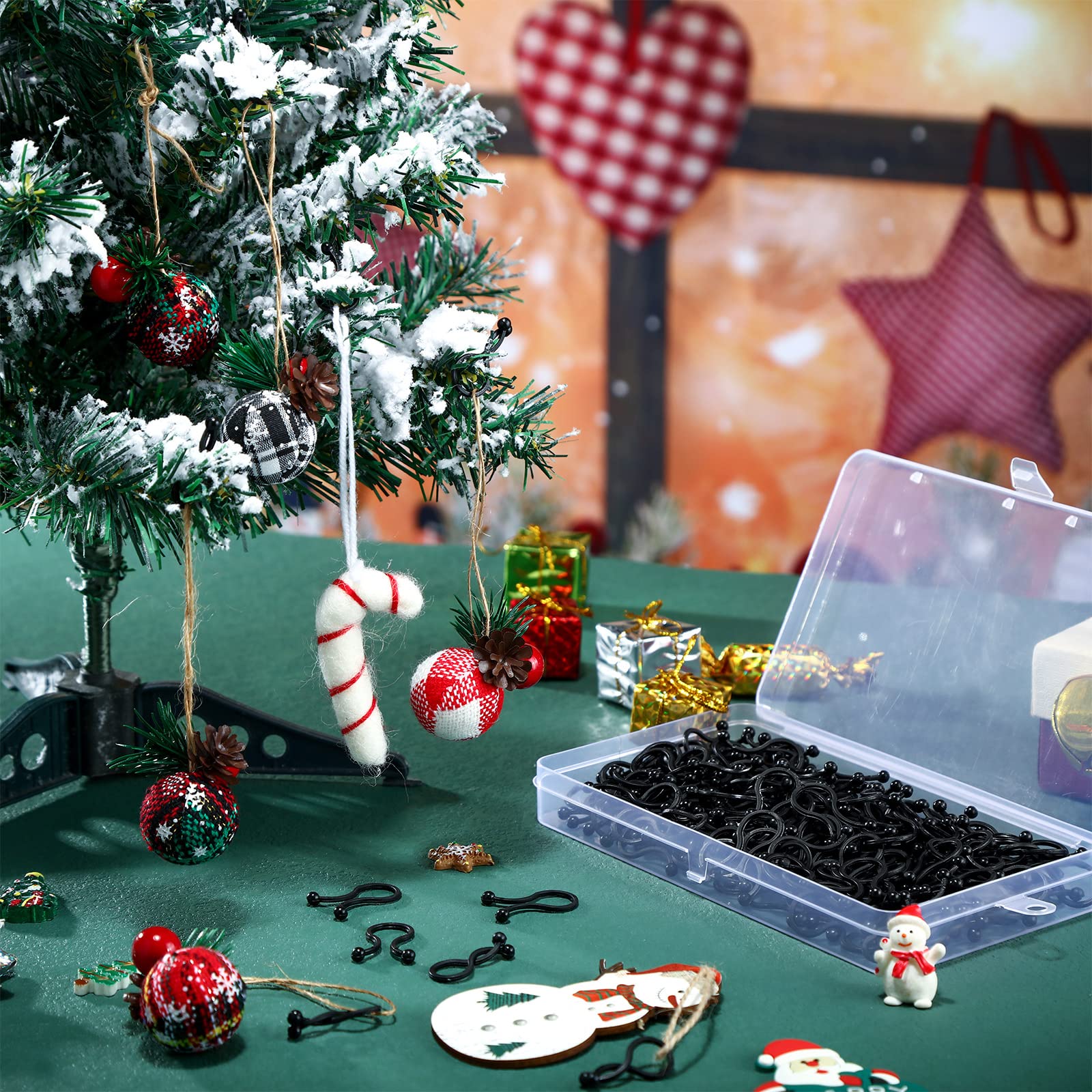 Bucherry 200-Piece Black Christmas Light Clips - Heavy Duty Plastic Hanging Hooks for Outdoor String Lights | Weatherproof Holiday Decorations for Xmas Tree, Roof, Fence & Yard (Perfect for Christmas, Halloween & Party Decor)
