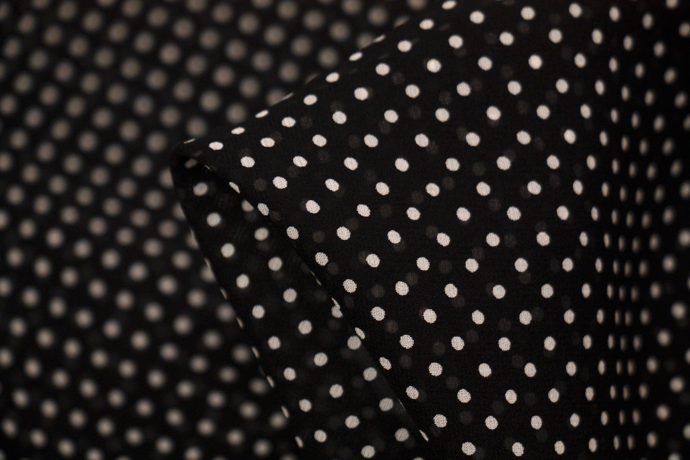 Agnese Spot Georgette Fabric - Lightweight & Elegant Material for Dresses, Blouses, and Scarves - Perfect for Summer Fashion and Special Occasions
