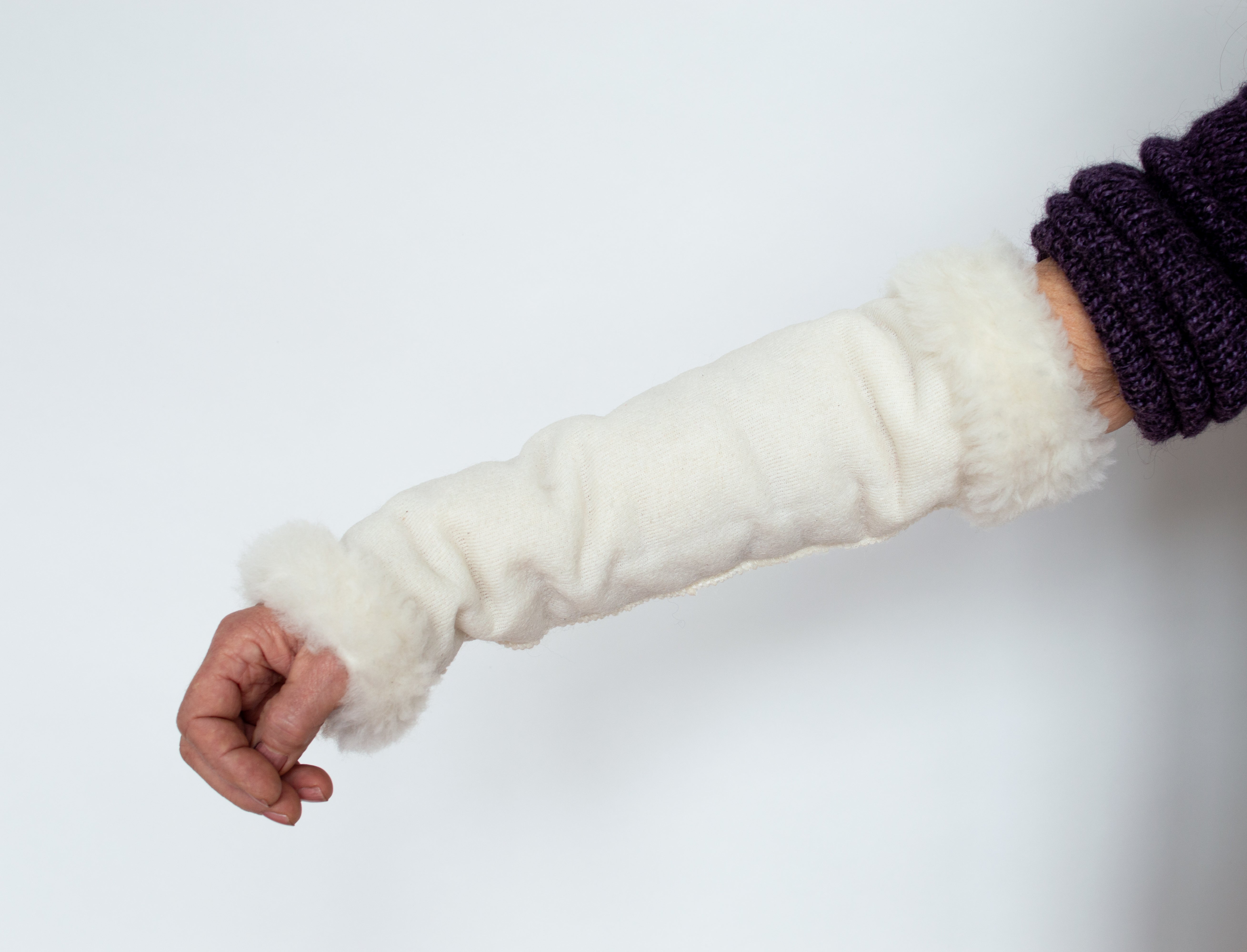 Premium Merino Wool Sleeve Protectors - Soft & Breathable Arm Warmers for Office, Driving & Outdoor Activities - Natural Temperature Regulation for Men & Women
