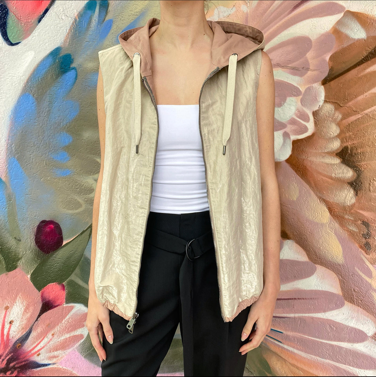 Brunello Cucinelli Reversible Hooded Vest in Quartz Pink Leather - Size IT44 / US 8 - Perfect for Layering in Fall & Winter Fashion