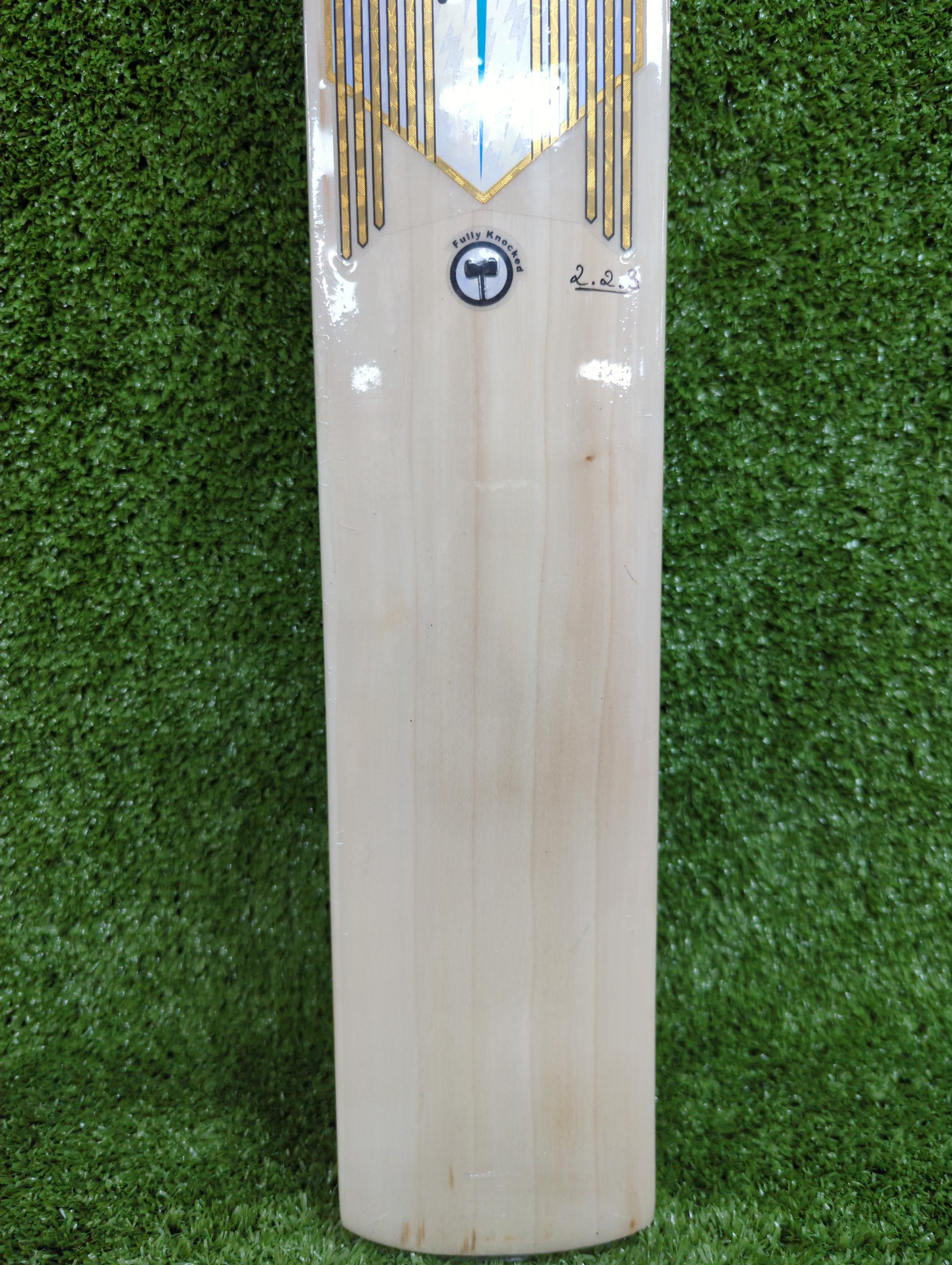 Premium English Willow Cricket Bat for Juniors & Youth - Lightweight & Durable for Training & Matches - Perfect for School, Club, and Competitive Play
