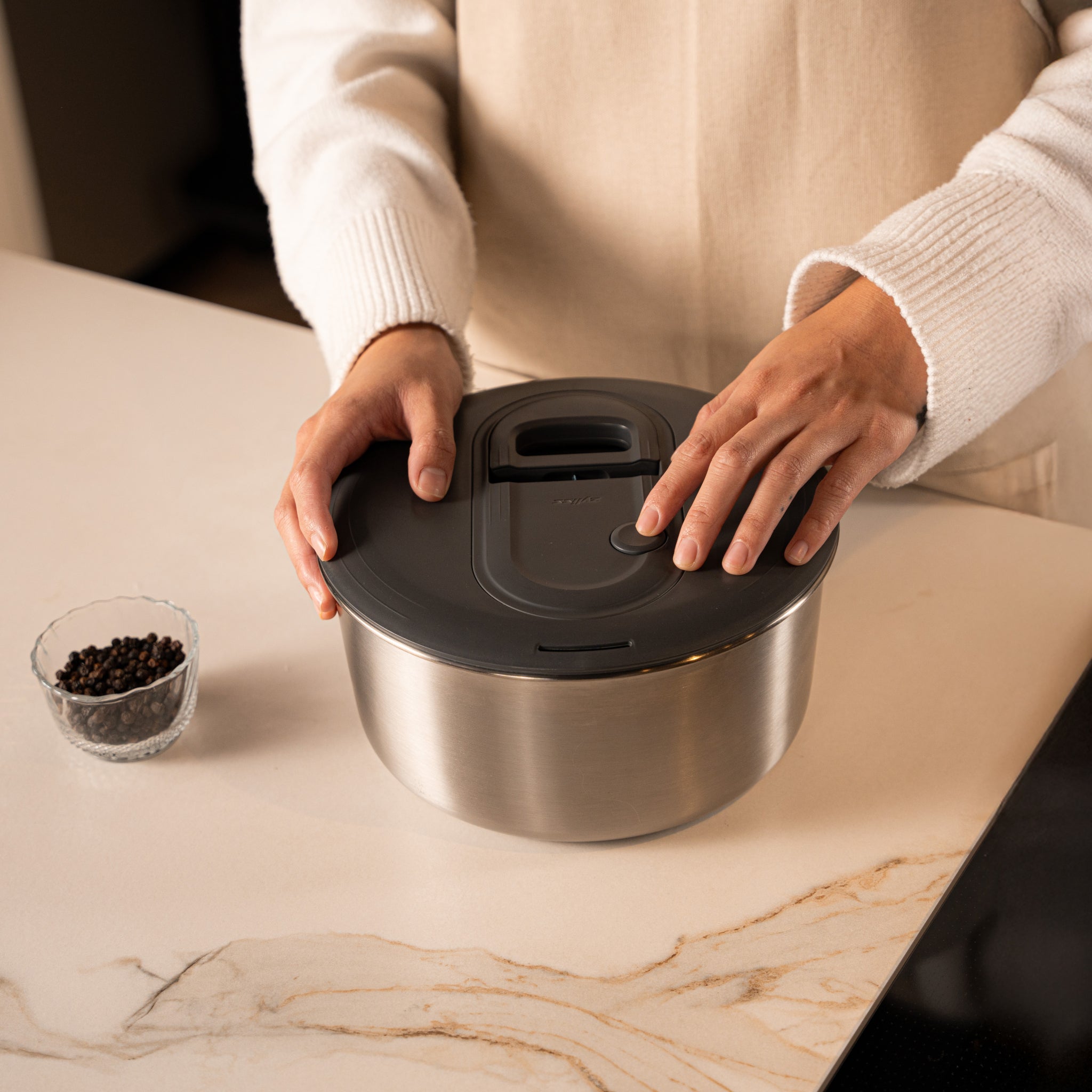 Stainless Steel Salad Spinner with Easy Spin Handle - Perfect for Fresh Greens, Herbs, and Vegetables - Ideal for Kitchens, Restaurants, and Healthy Meal Prep