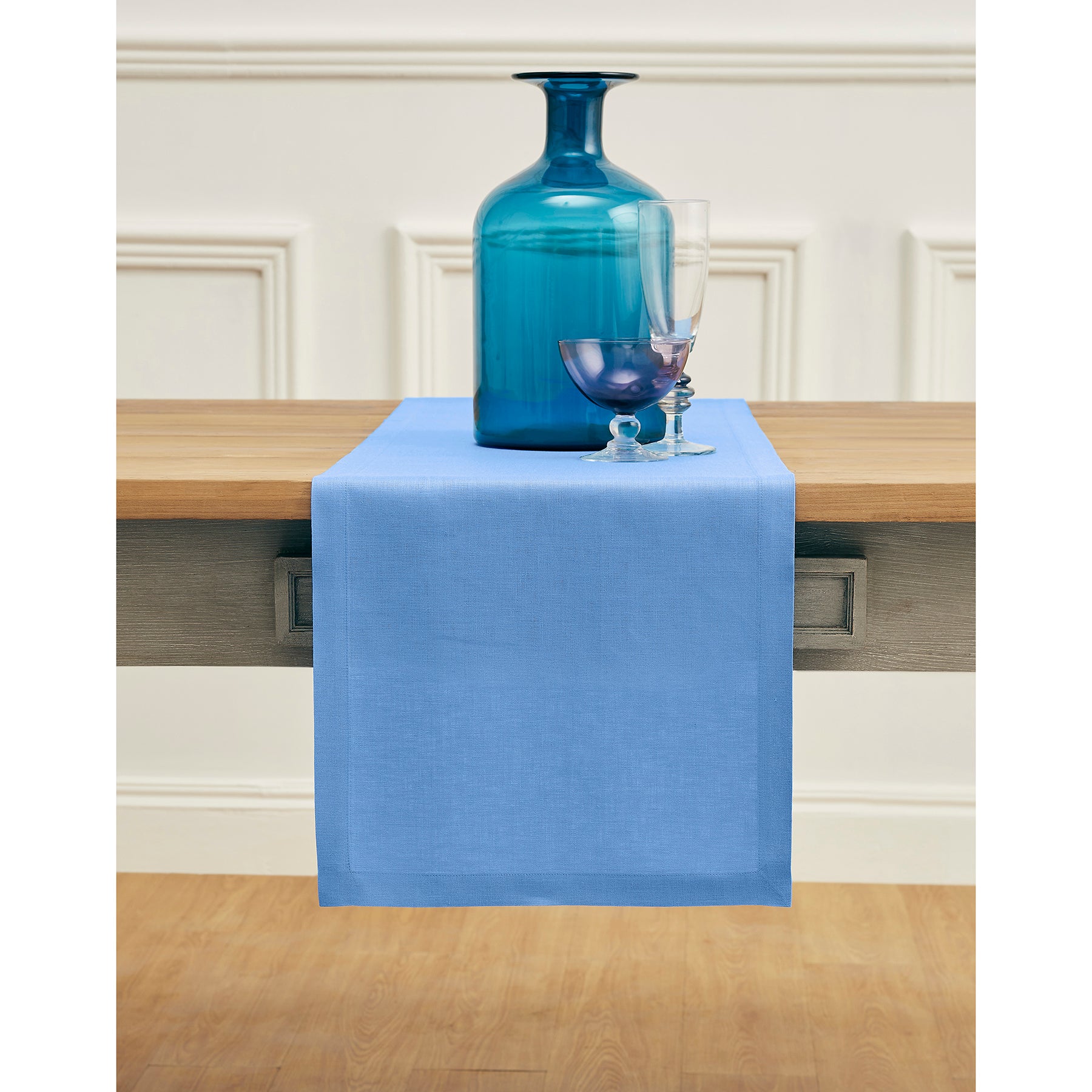 Elegant Fete Table Runner for Weddings & Parties - Premium Quality Decorative Tablecloth - Perfect for Dining Tables, Buffets & Special Events